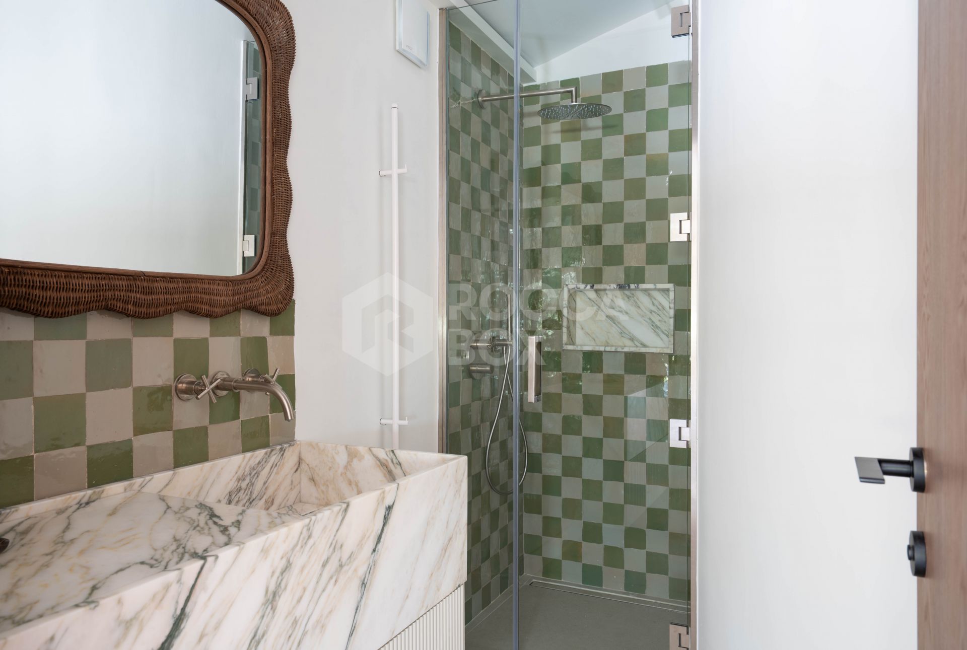 Beachfront Luxury On The Golden Mile