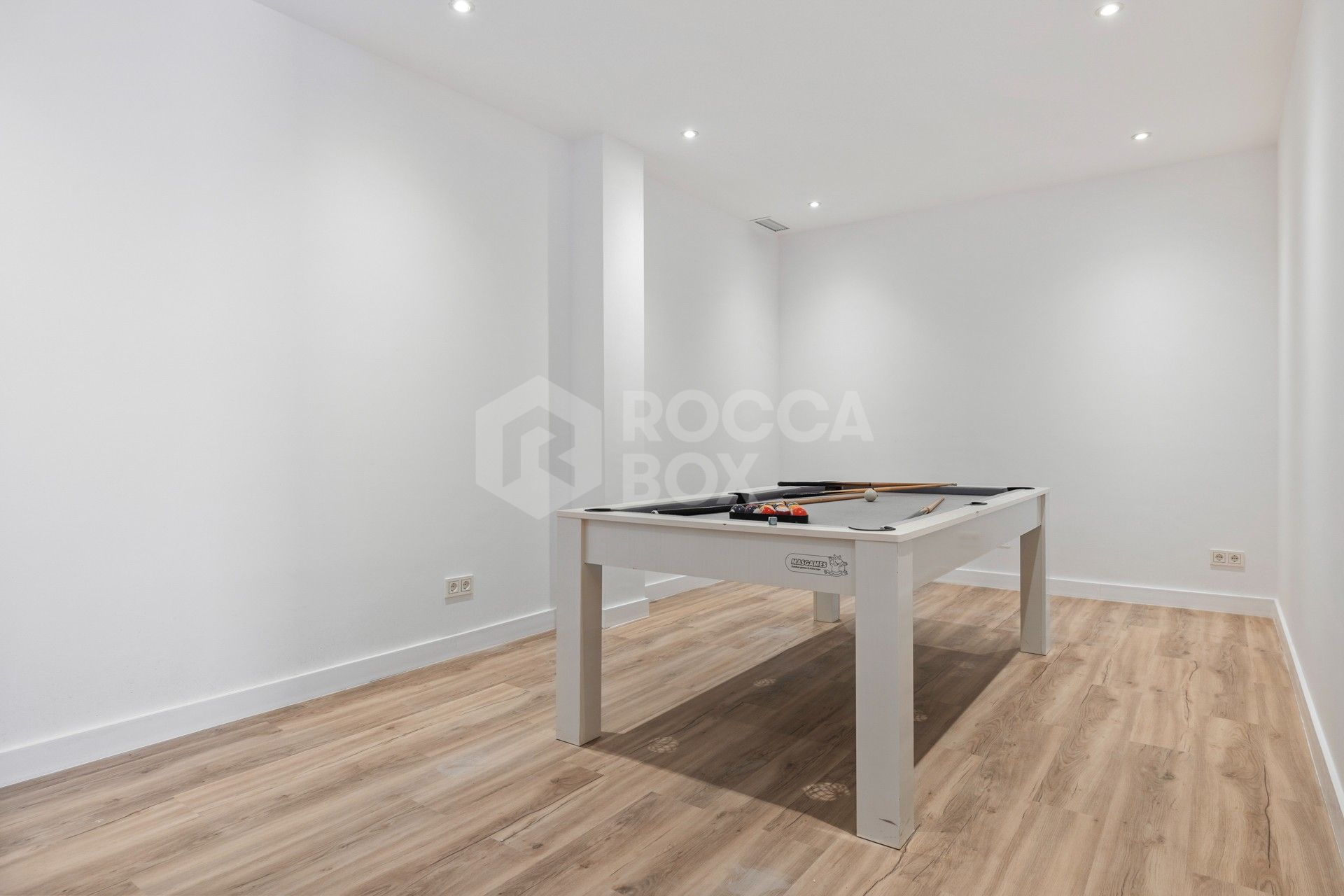 Modern Beachside Villa with Private Pool