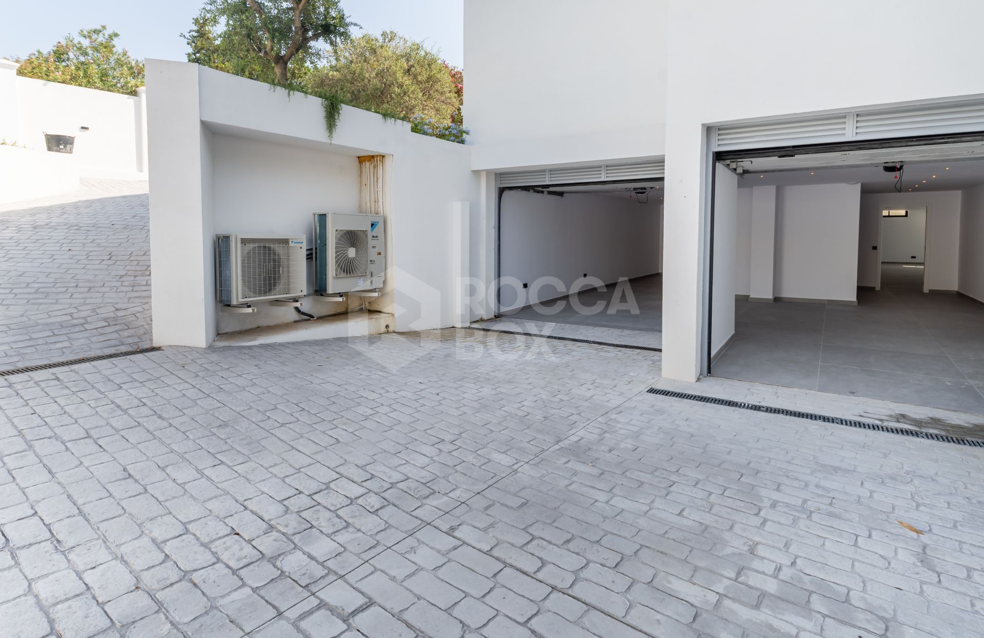 Andalusian-Inspired Villa with Contemporary Elegance