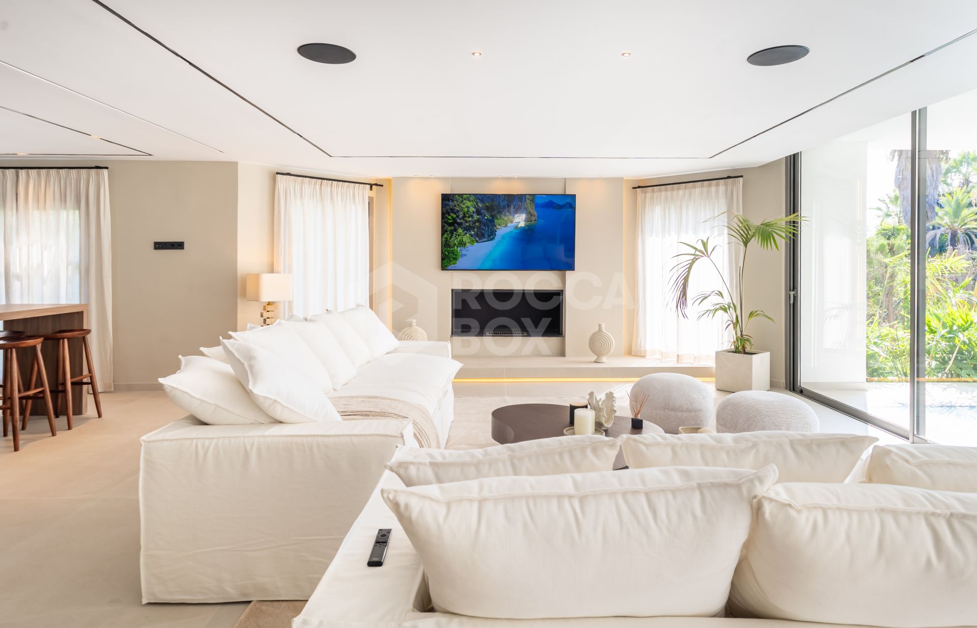 Andalusian-Inspired Villa with Contemporary Elegance