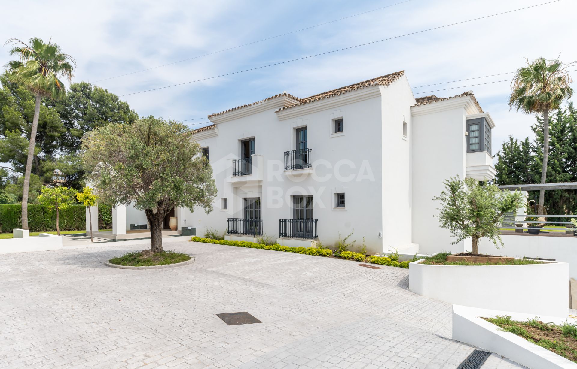 Andalusian-Inspired Villa with Contemporary Elegance