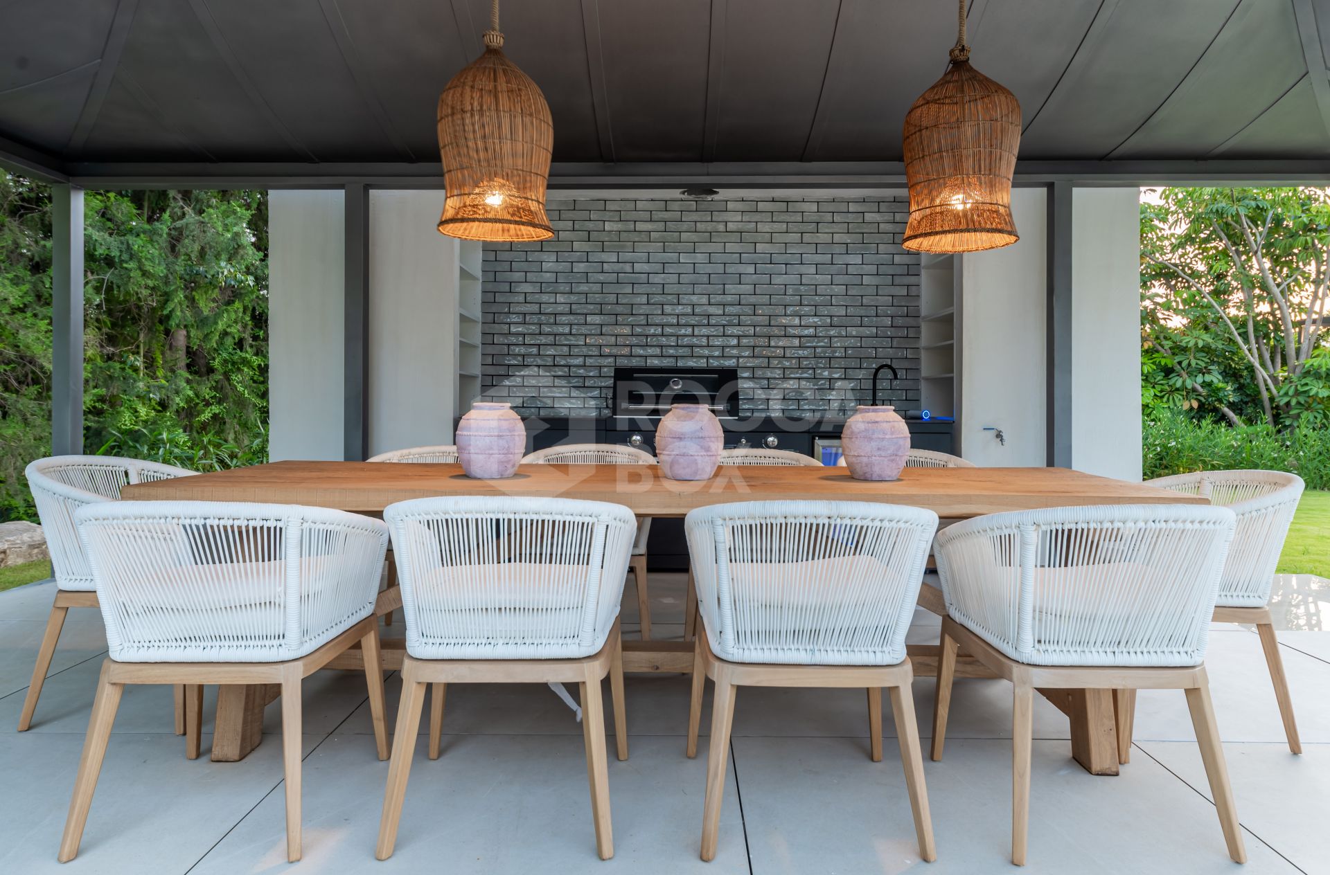 Andalusian-Inspired Villa with Contemporary Elegance