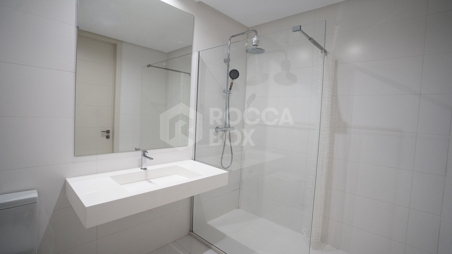 Exclusive 3 Bedroom Ground Floor Apartment with Private Garden