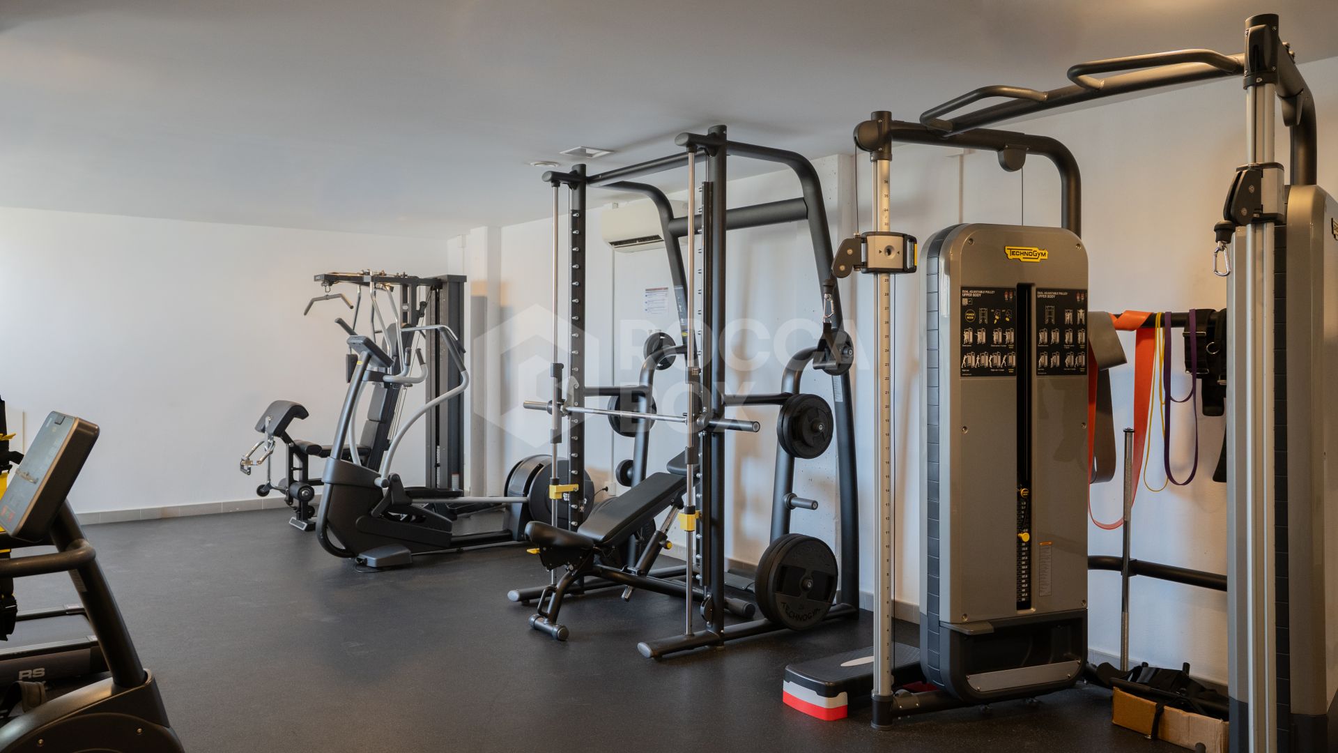 Exclusive 3 Bedroom Ground Floor Apartment with Private Garden