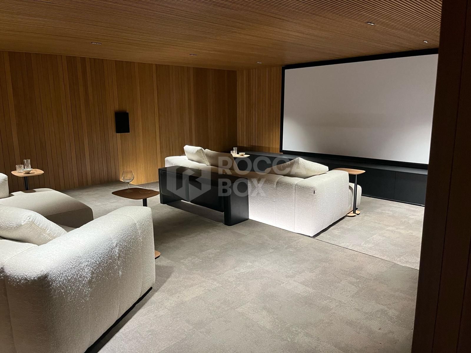 Stunning Contemporary Villa with Panoramic Sea Views in Valle Romano