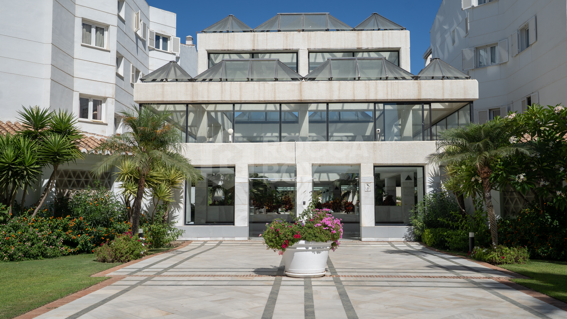 Luxury beachfront apartment, Puerto Banus