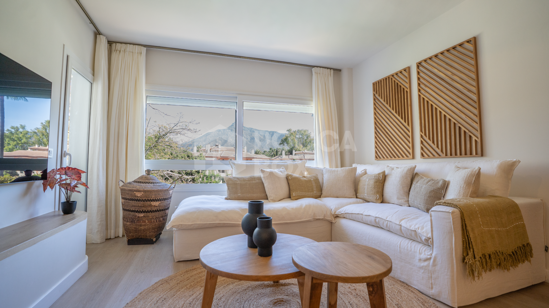 Luxury beachfront apartment, Puerto Banus