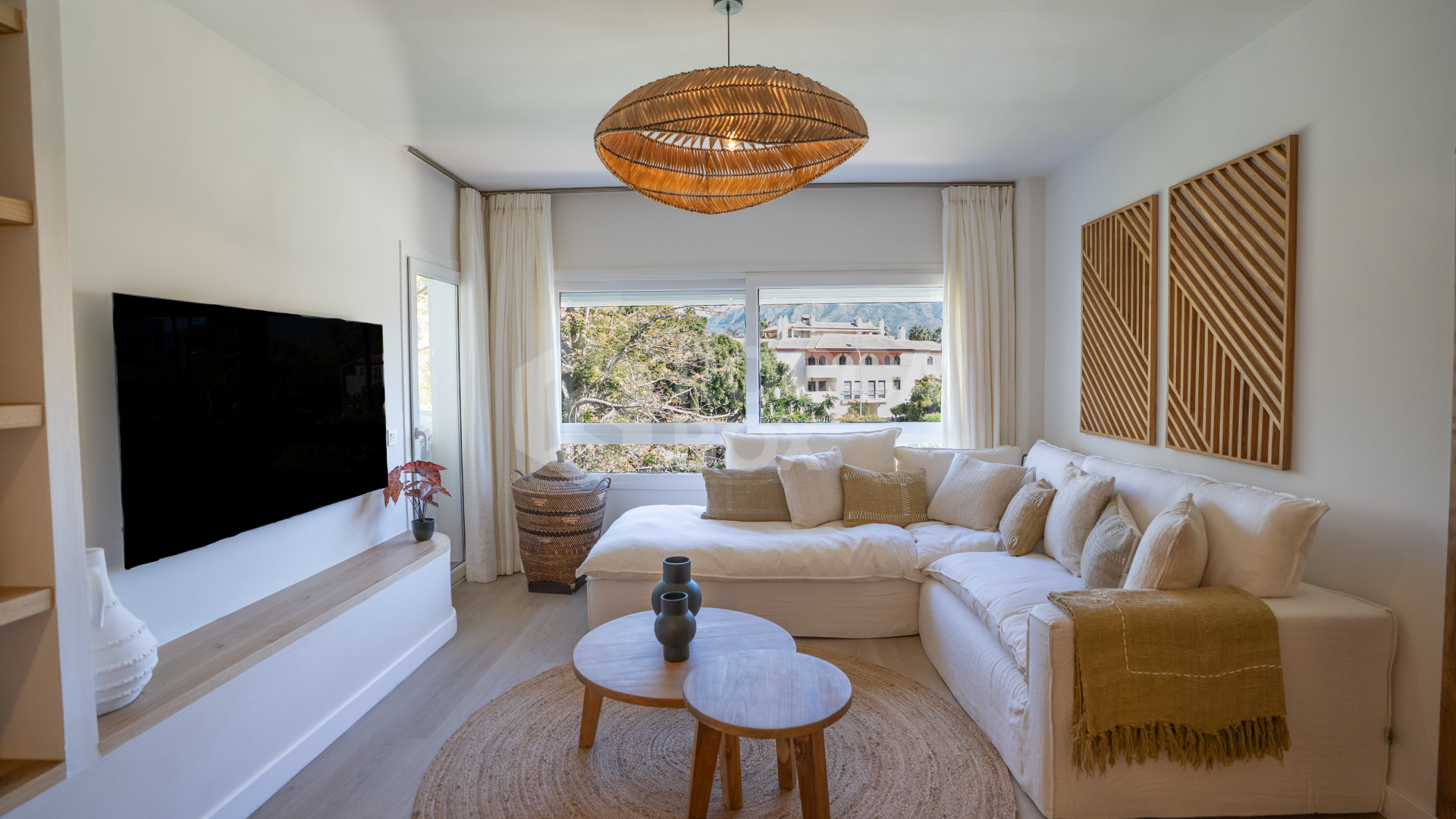 Luxury beachfront apartment, Puerto Banus
