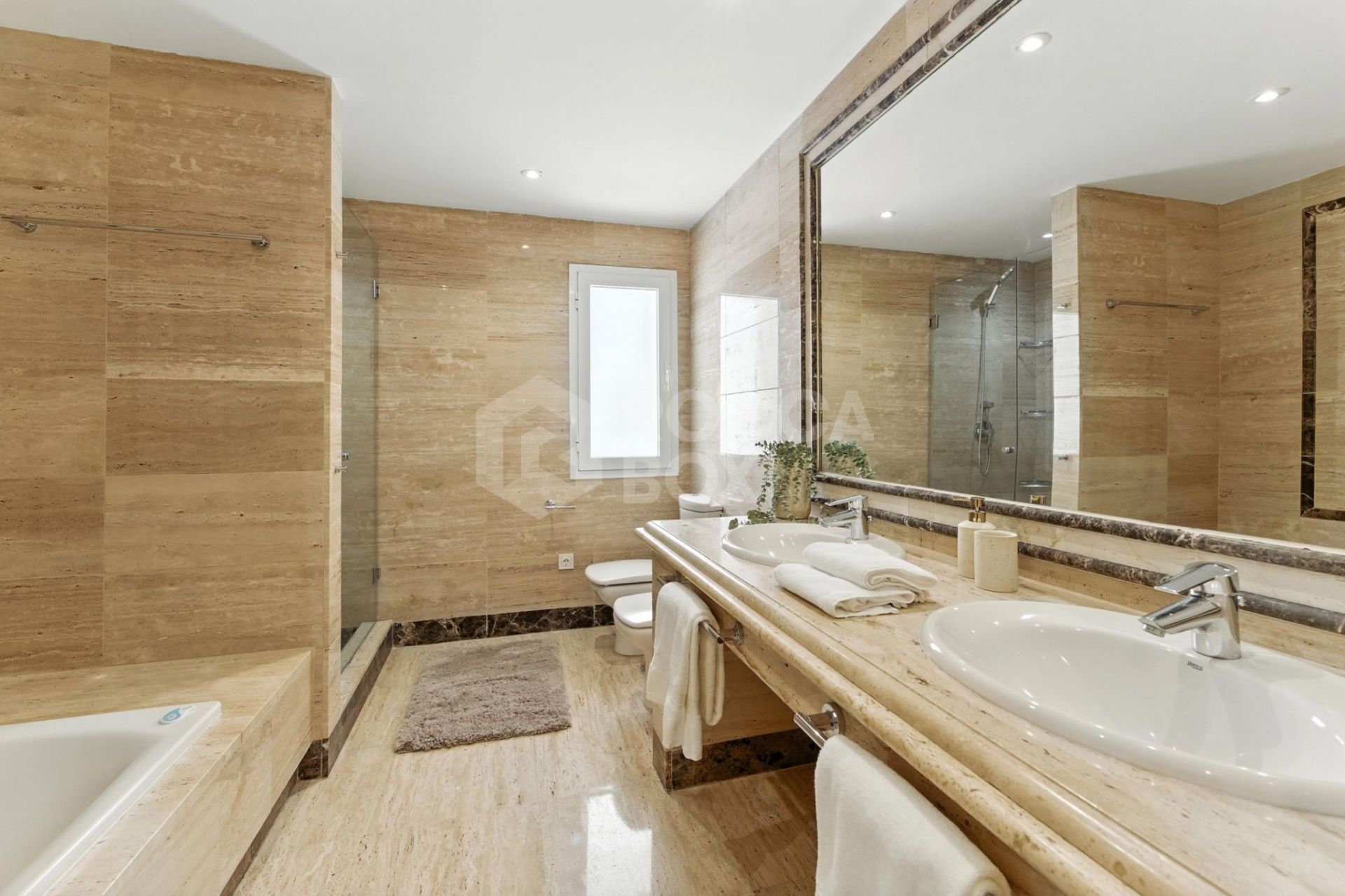 4 Bedroom Apartment in the prestigious Golden Mile