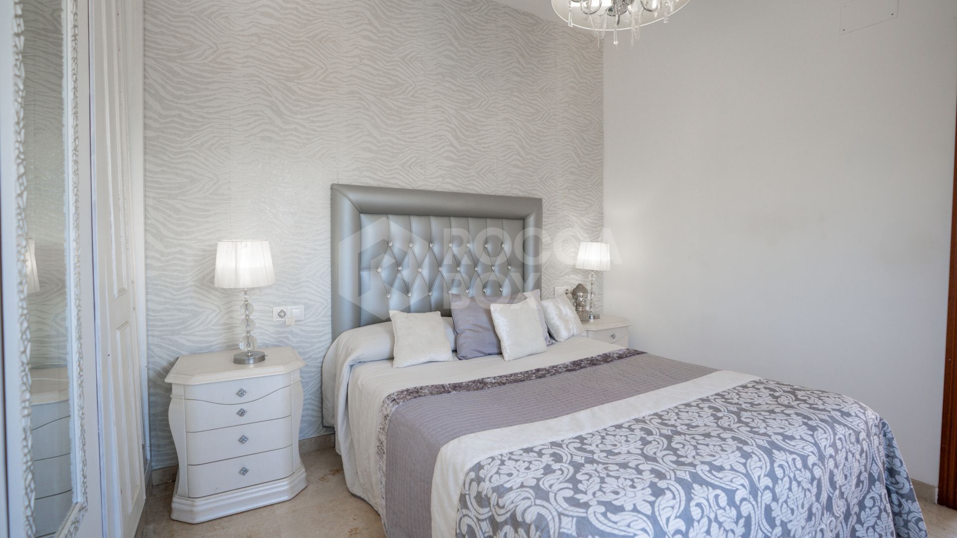 Charming Duplex Penthouse in Estepona Centre, Private Community with Mountain Views