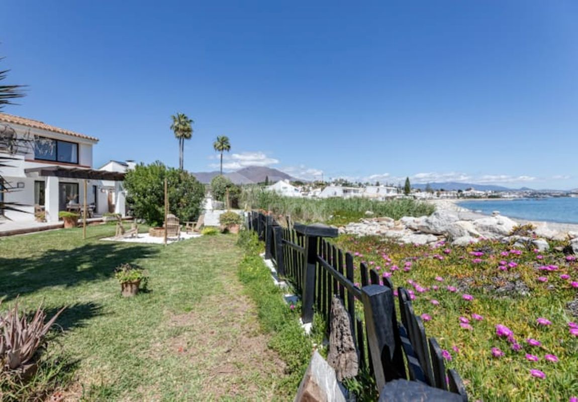 Beachfront Villa in Estepona