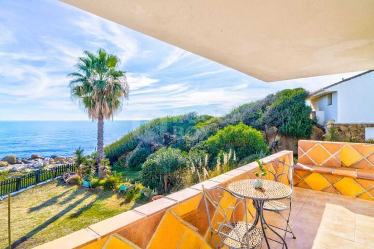 Beachfront Villa in Estepona