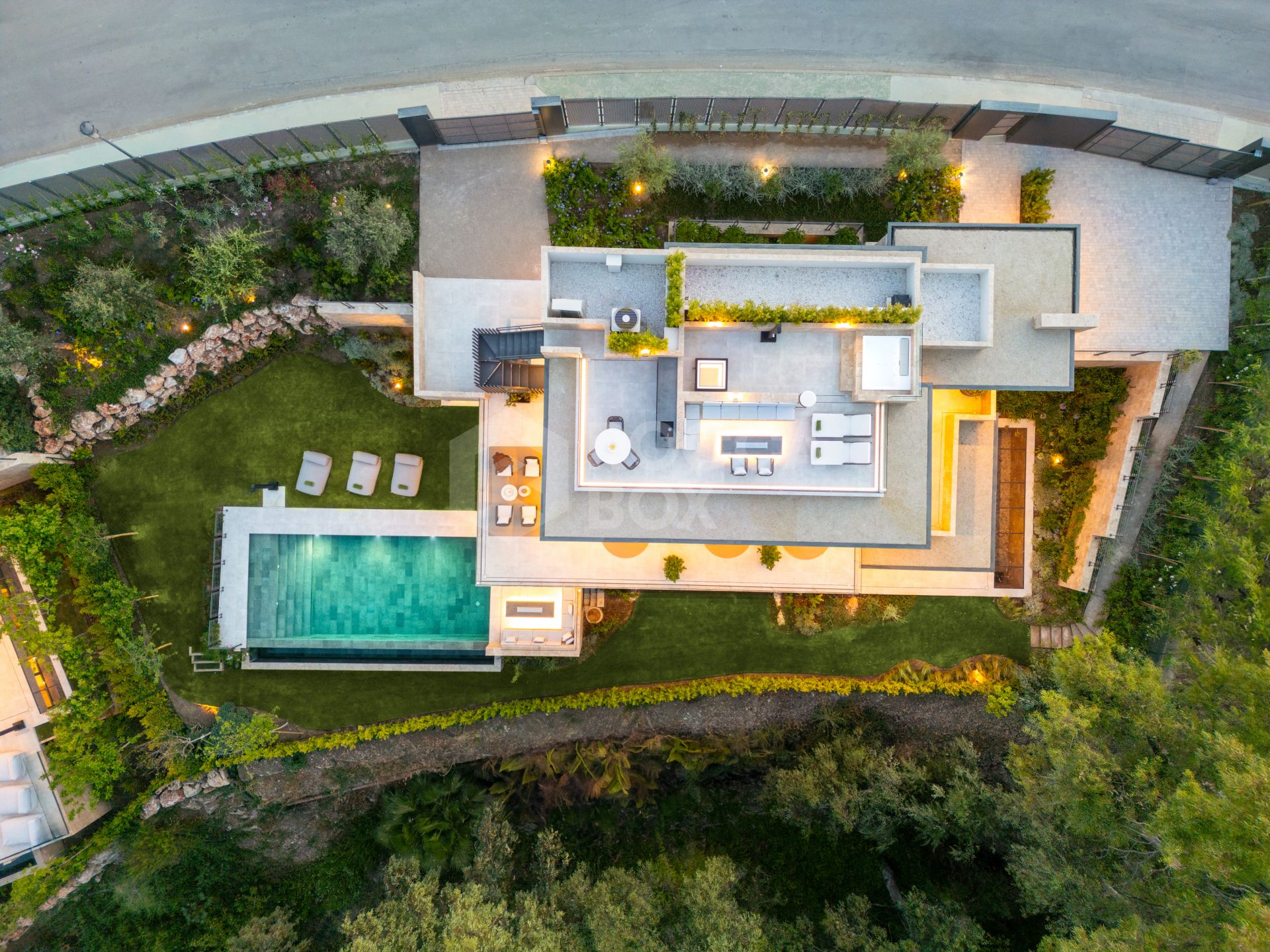 Luxury Oasis in Harmony with Nature: A Modern Villa with Endless Customization