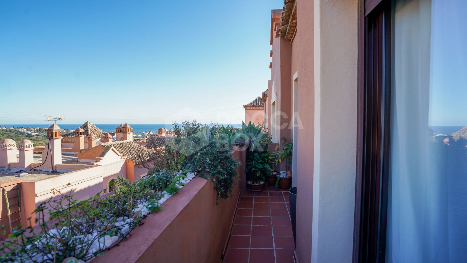 Townhouse in Estepona with Lovely Views