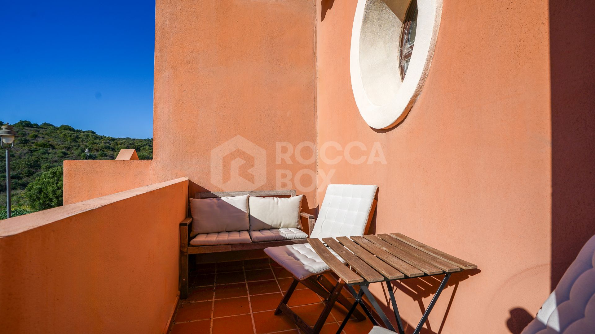 Townhouse in Estepona with Lovely Views