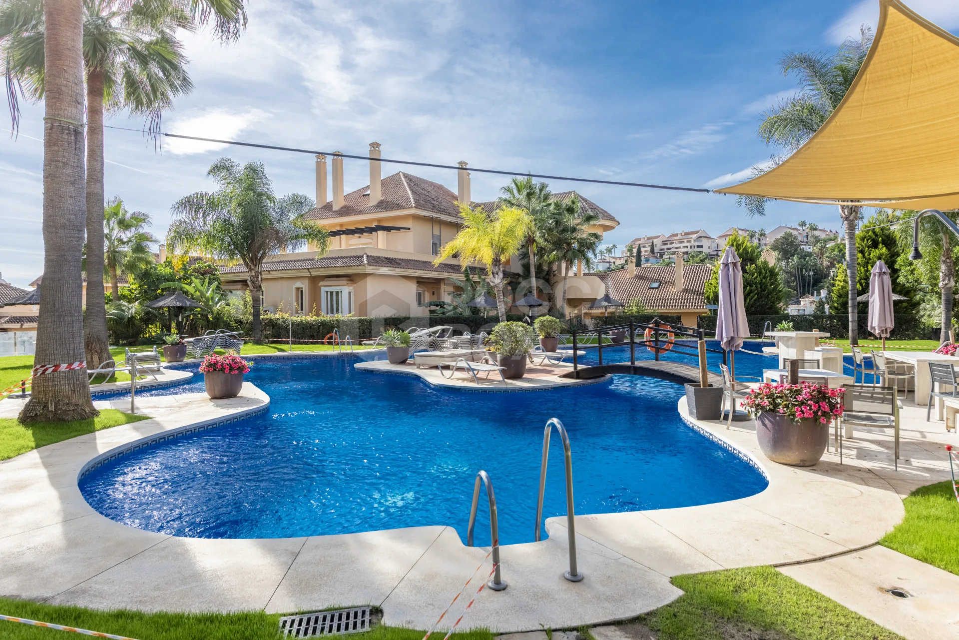 Elegant Coastal Living: Charming 2 Bed, 2 Bath Apartment in Aloha Hill Club