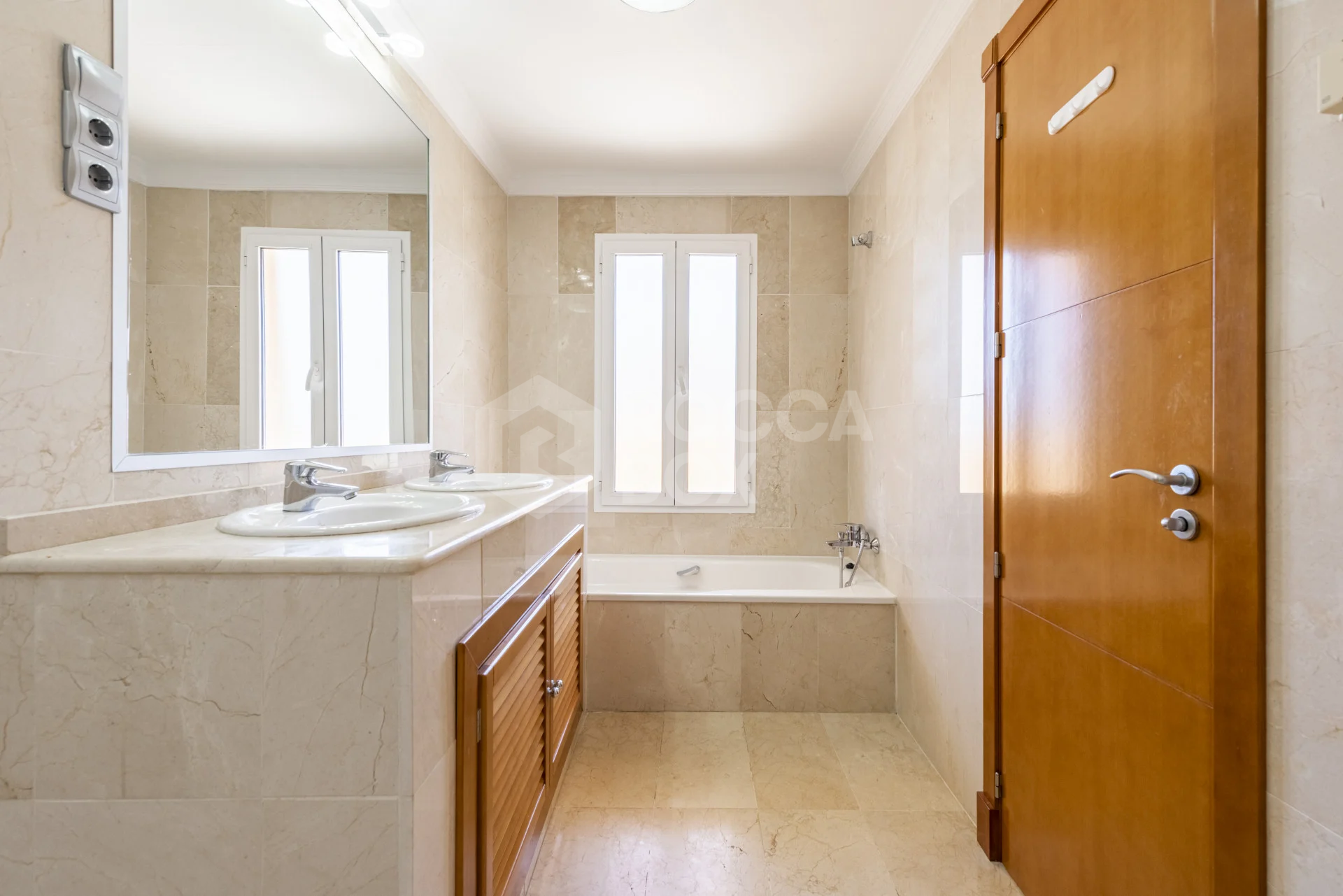 Elegant Coastal Living: Charming 2 Bed, 2 Bath Apartment in Aloha Hill Club