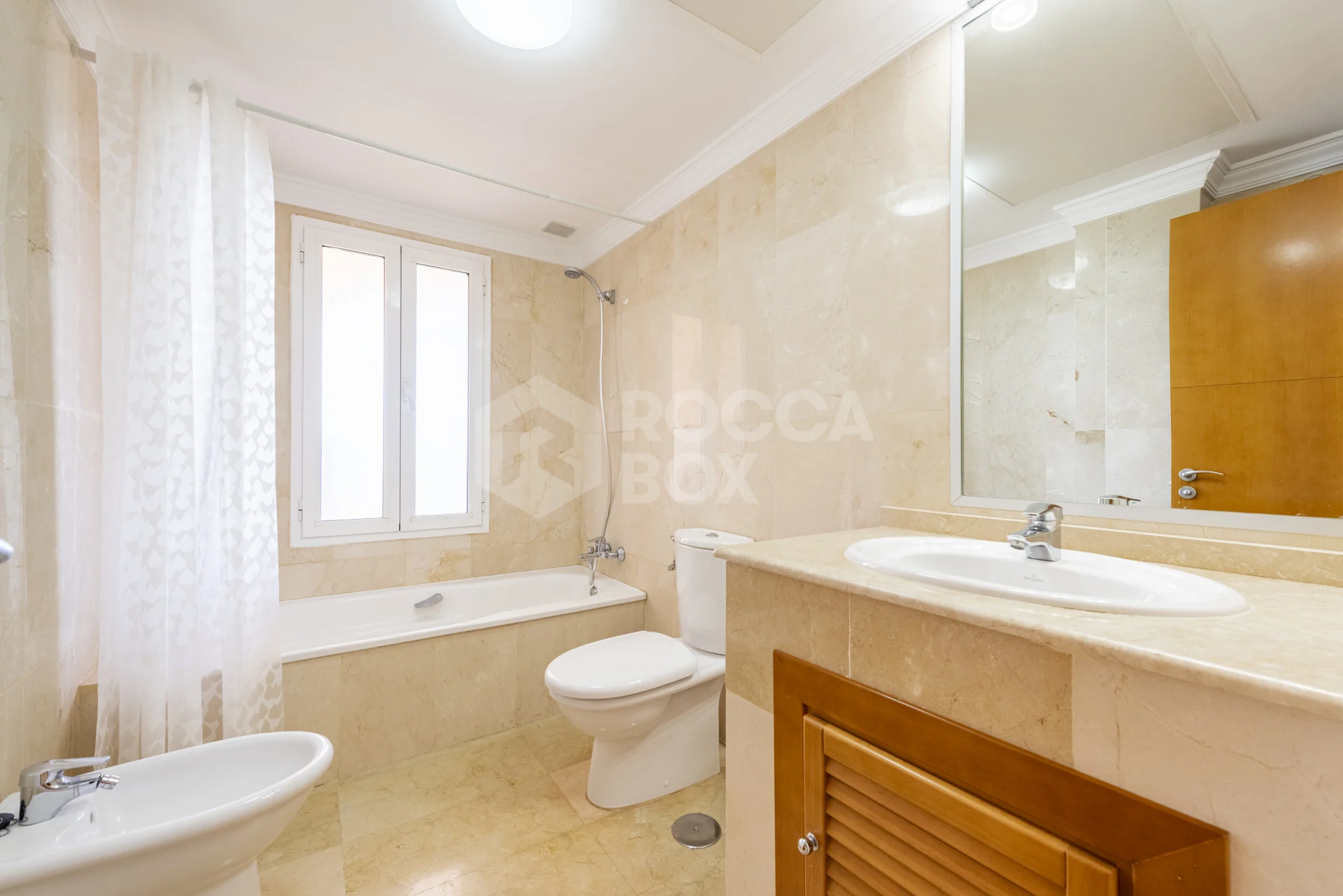 Elegant Coastal Living: Charming 2 Bed, 2 Bath Apartment in Aloha Hill Club