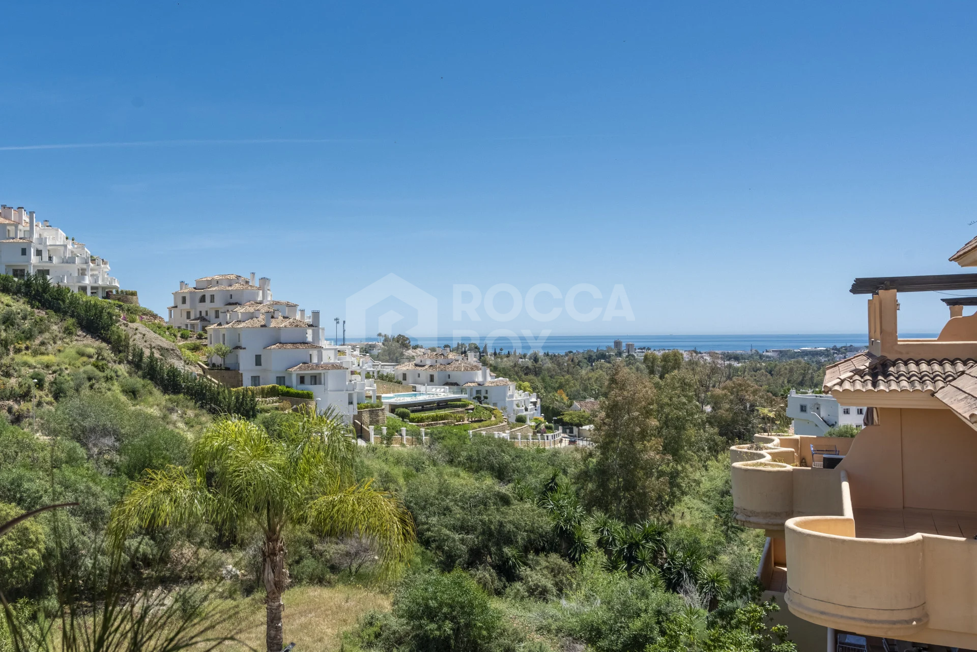 Elegant Coastal Living: Charming 2 Bed, 2 Bath Apartment in Aloha Hill Club