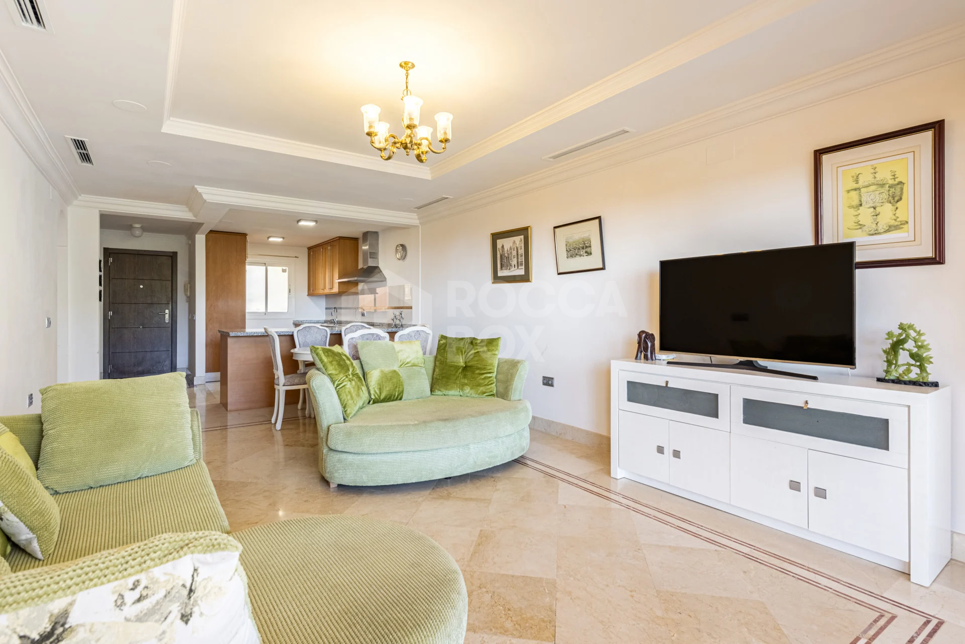 Elegant Coastal Living: Charming 2 Bed, 2 Bath Apartment in Aloha Hill Club