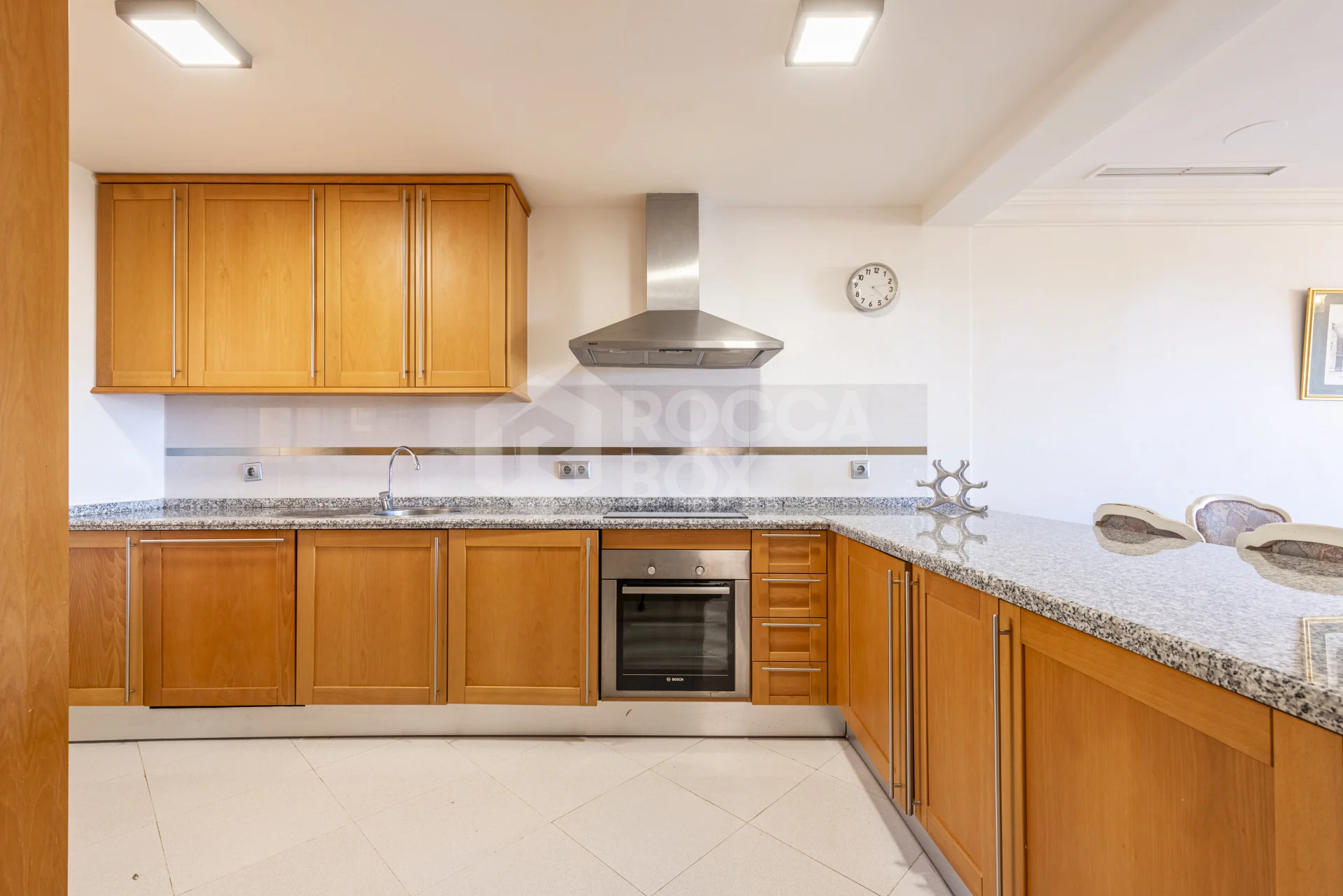 Elegant Coastal Living: Charming 2 Bed, 2 Bath Apartment in Aloha Hill Club