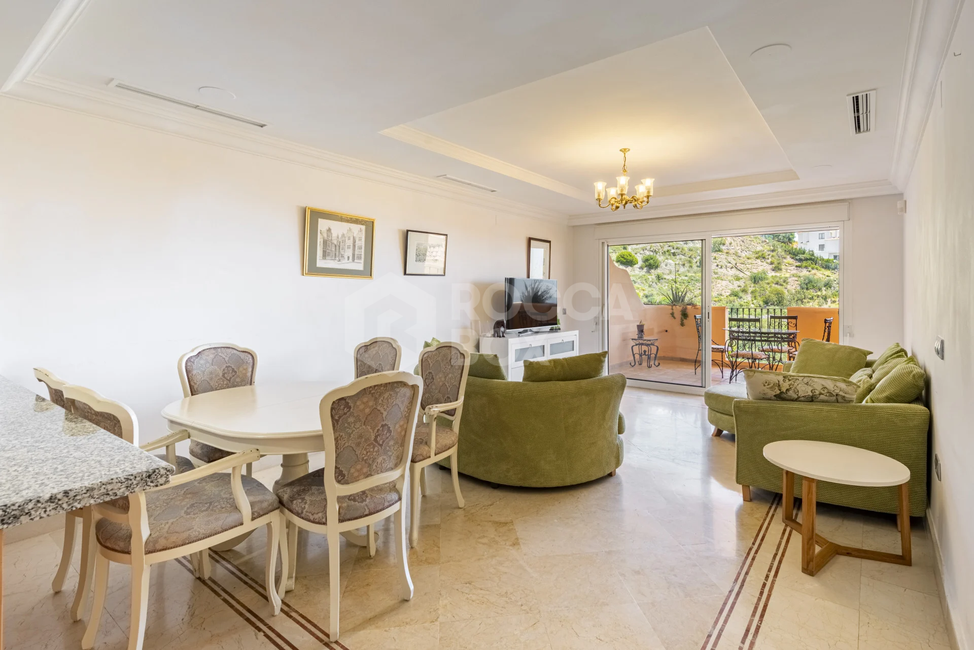 Elegant Coastal Living: Charming 2 Bed, 2 Bath Apartment in Aloha Hill Club