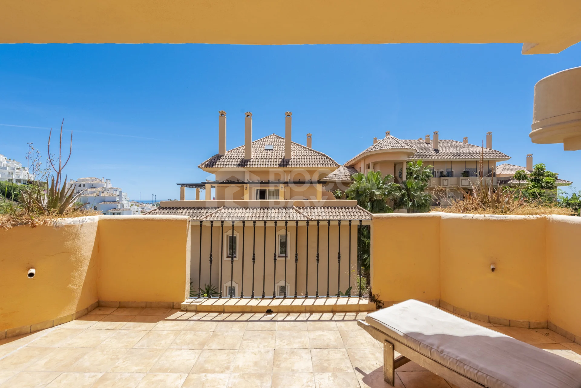 Elegant Coastal Living: Charming 2 Bed, 2 Bath Apartment in Aloha Hill Club