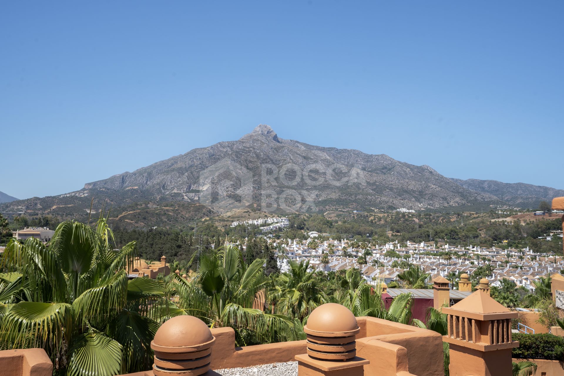 Elegant Duplex Penthouse in Marbella - Puerto Banus