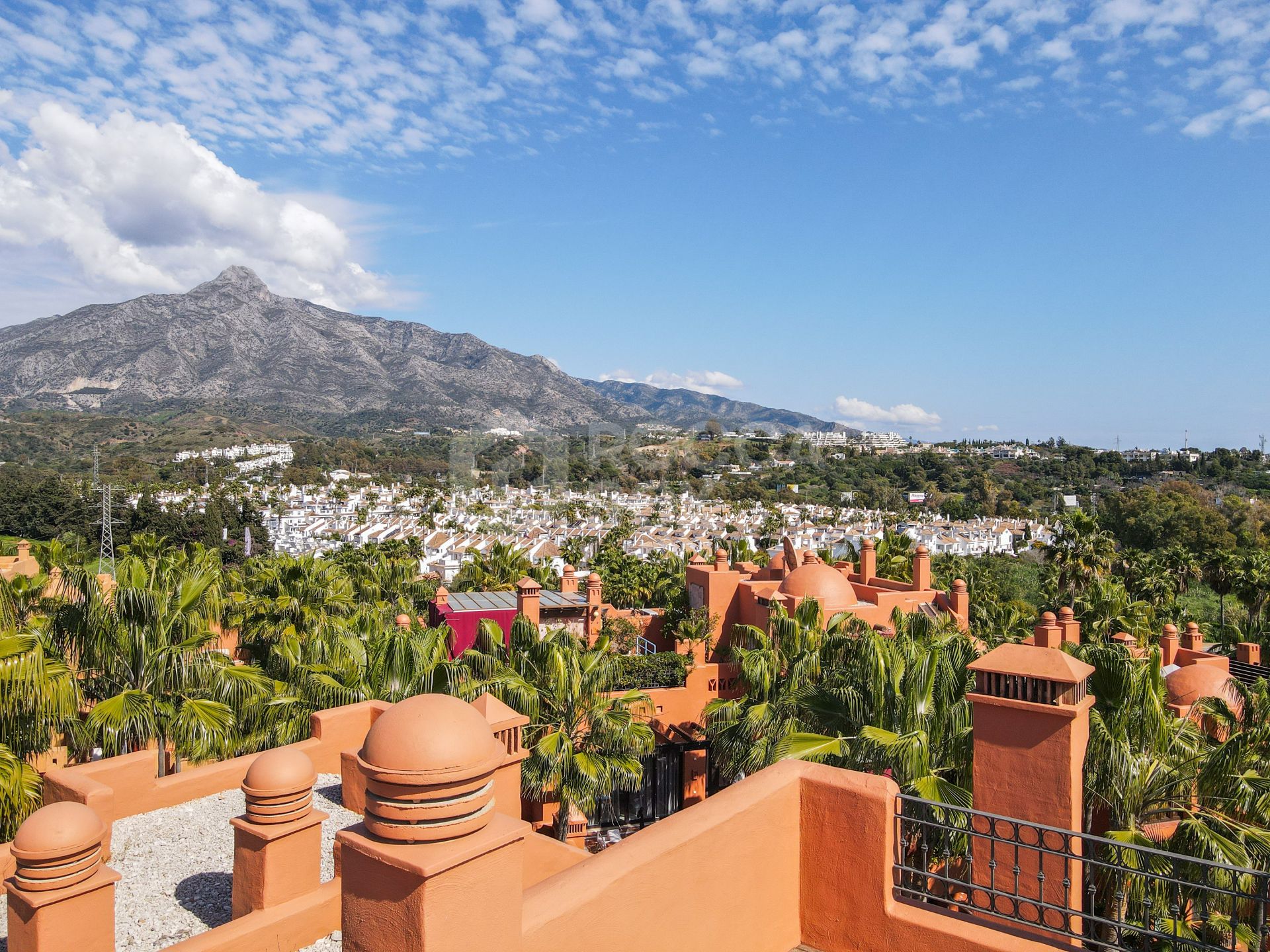 Elegant Duplex Penthouse in Marbella - Puerto Banus