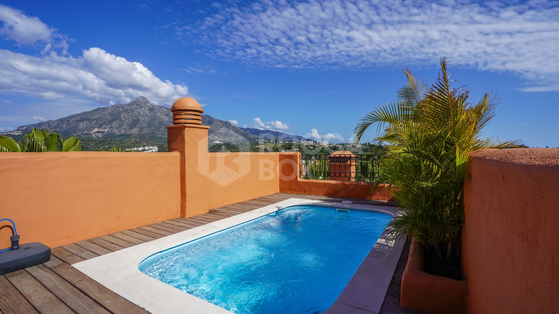 Elegant Duplex Penthouse in Marbella - Puerto Banus