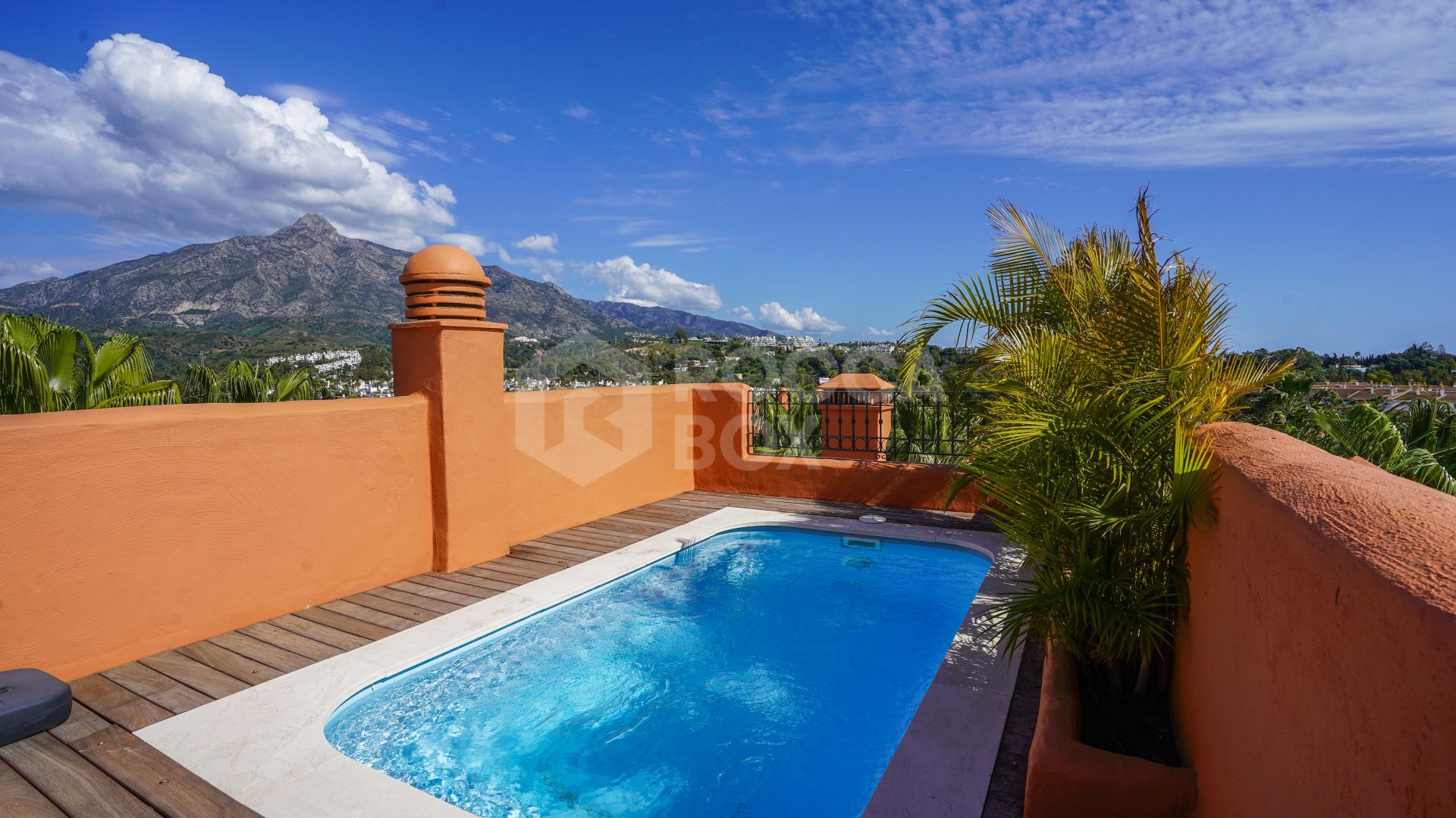 Elegant Duplex Penthouse in Marbella - Puerto Banus