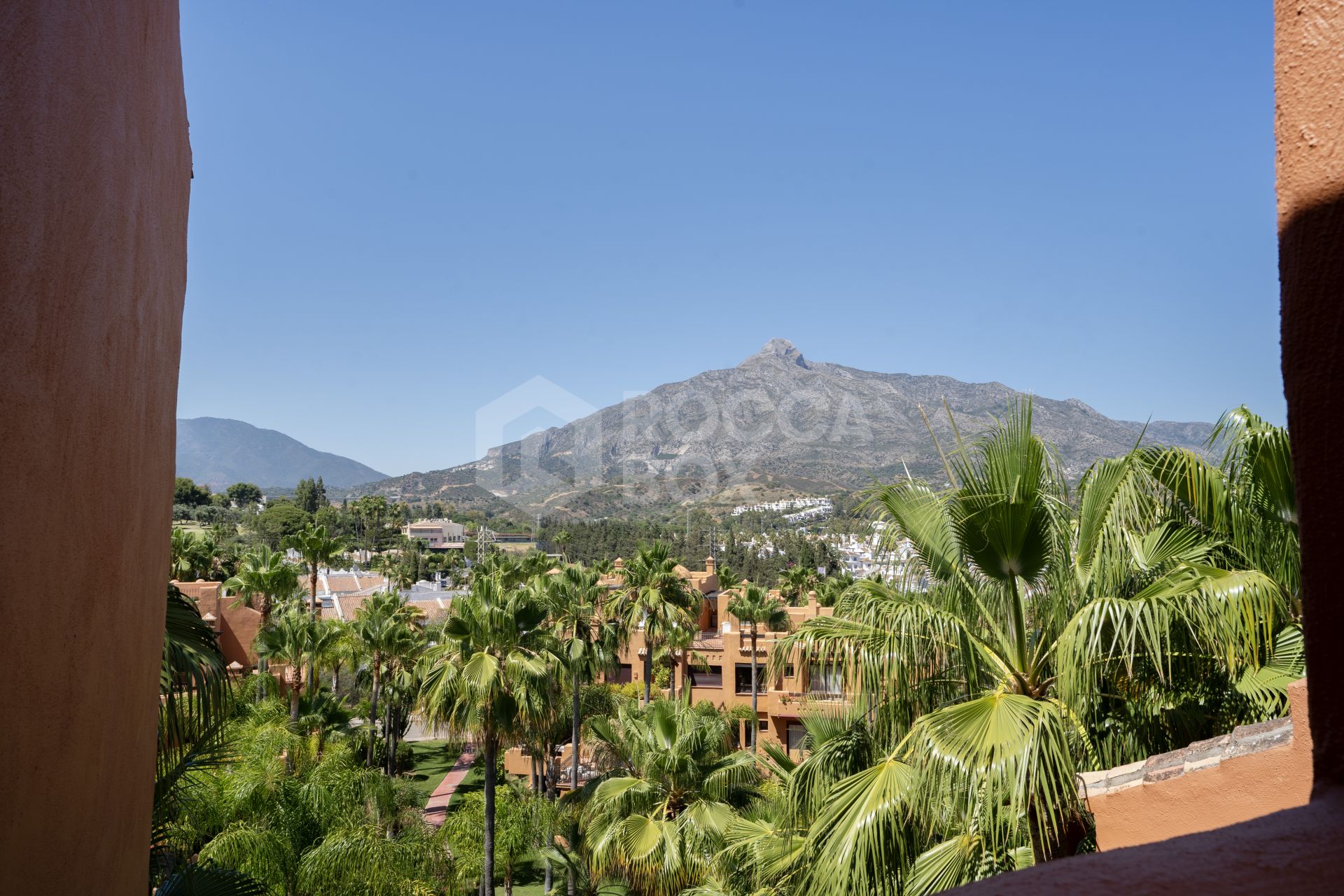 Elegant Duplex Penthouse in Marbella - Puerto Banus