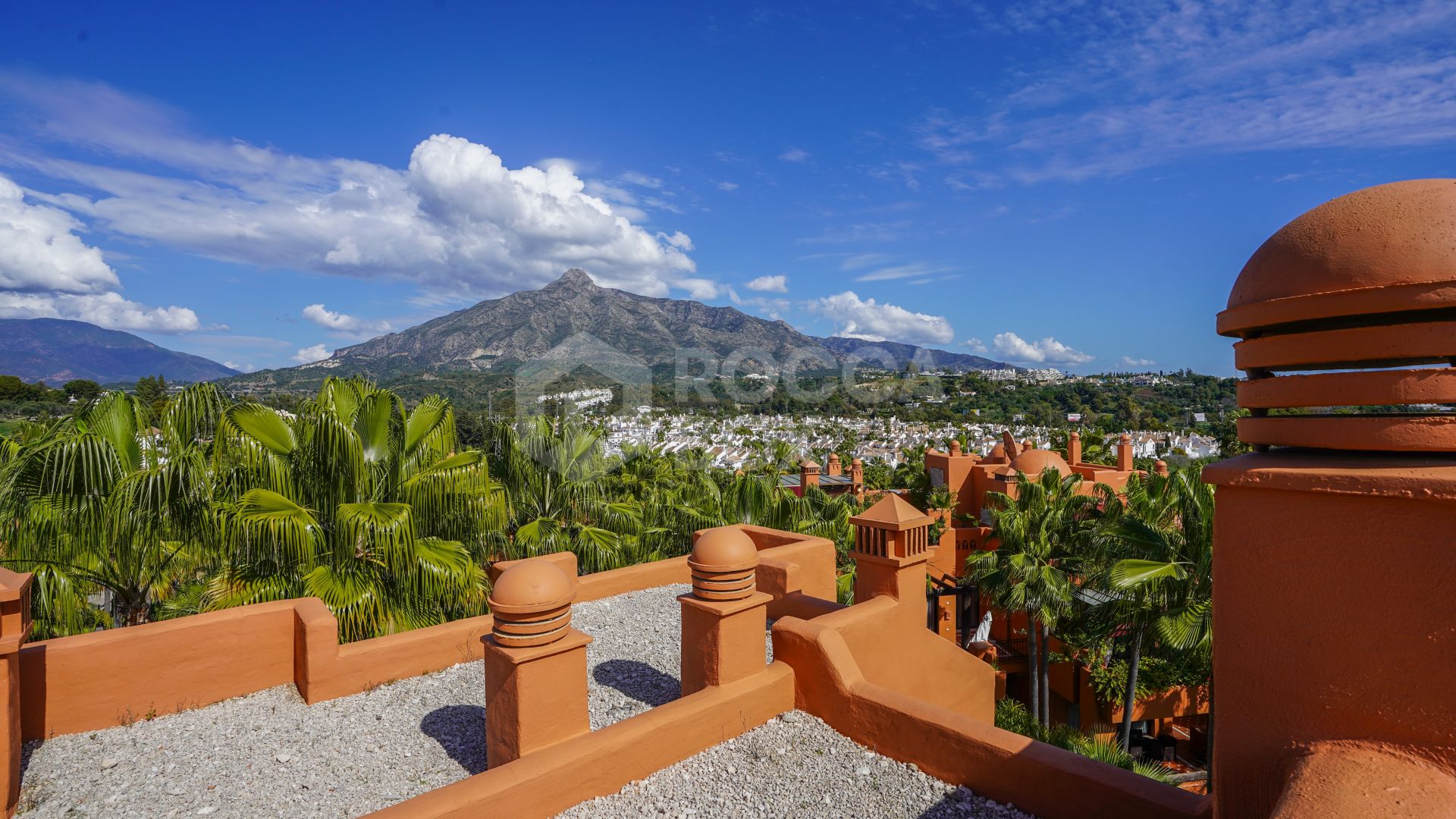 Elegant Duplex Penthouse in Marbella - Puerto Banus