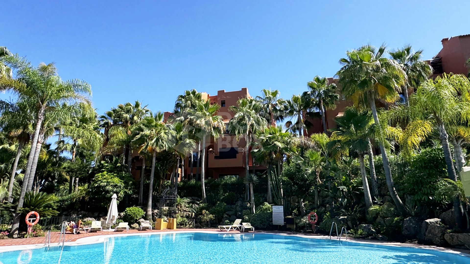 Elegant Duplex Penthouse in Marbella - Puerto Banus