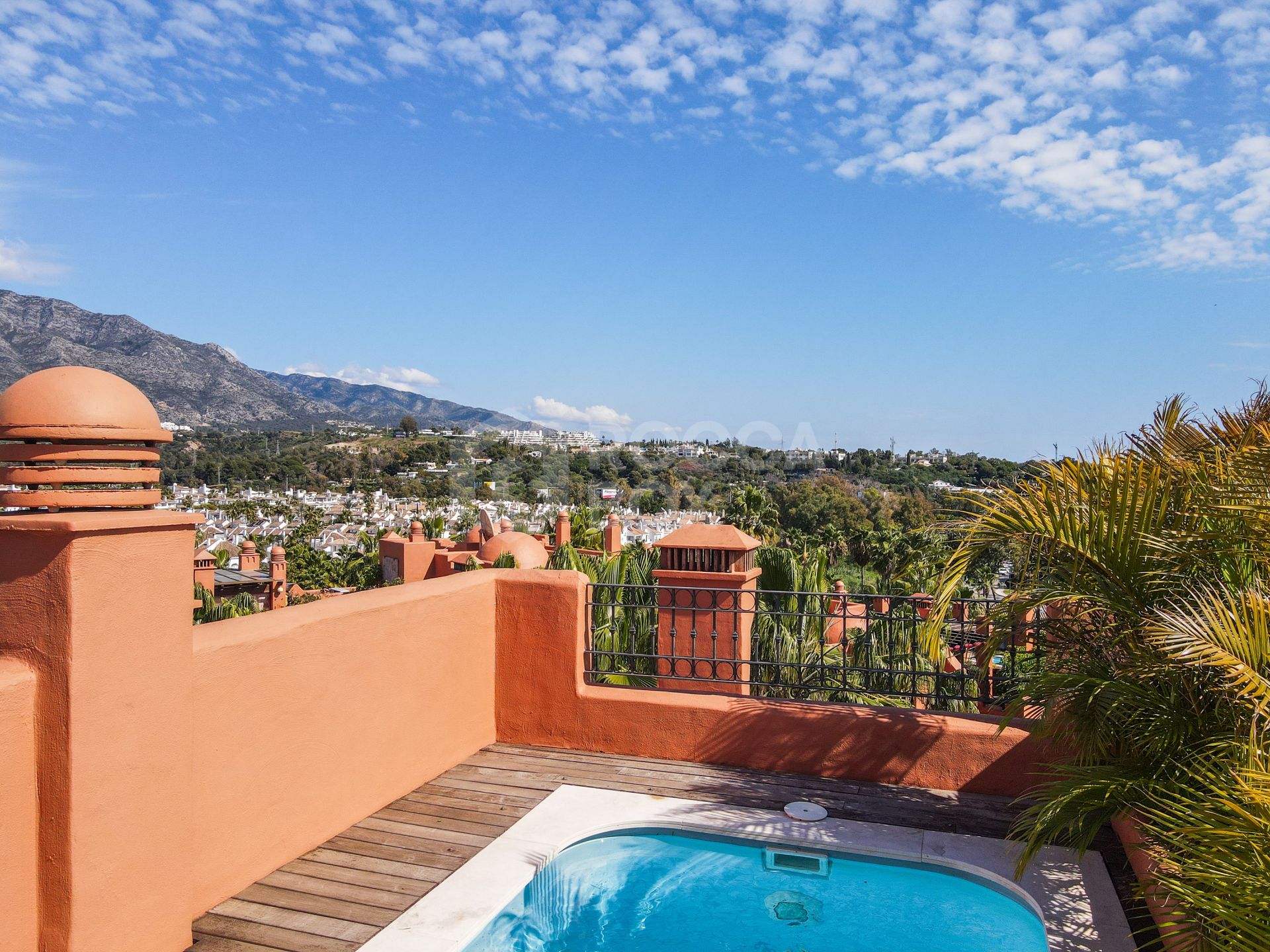 Elegant Duplex Penthouse in Marbella - Puerto Banus