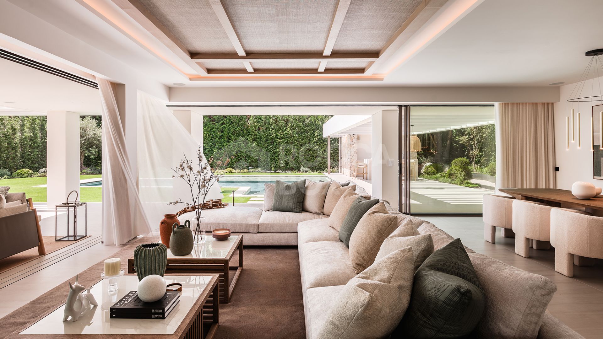 Exquisite Villa in Nueva Andalucia: Contemporary Luxury Redefined