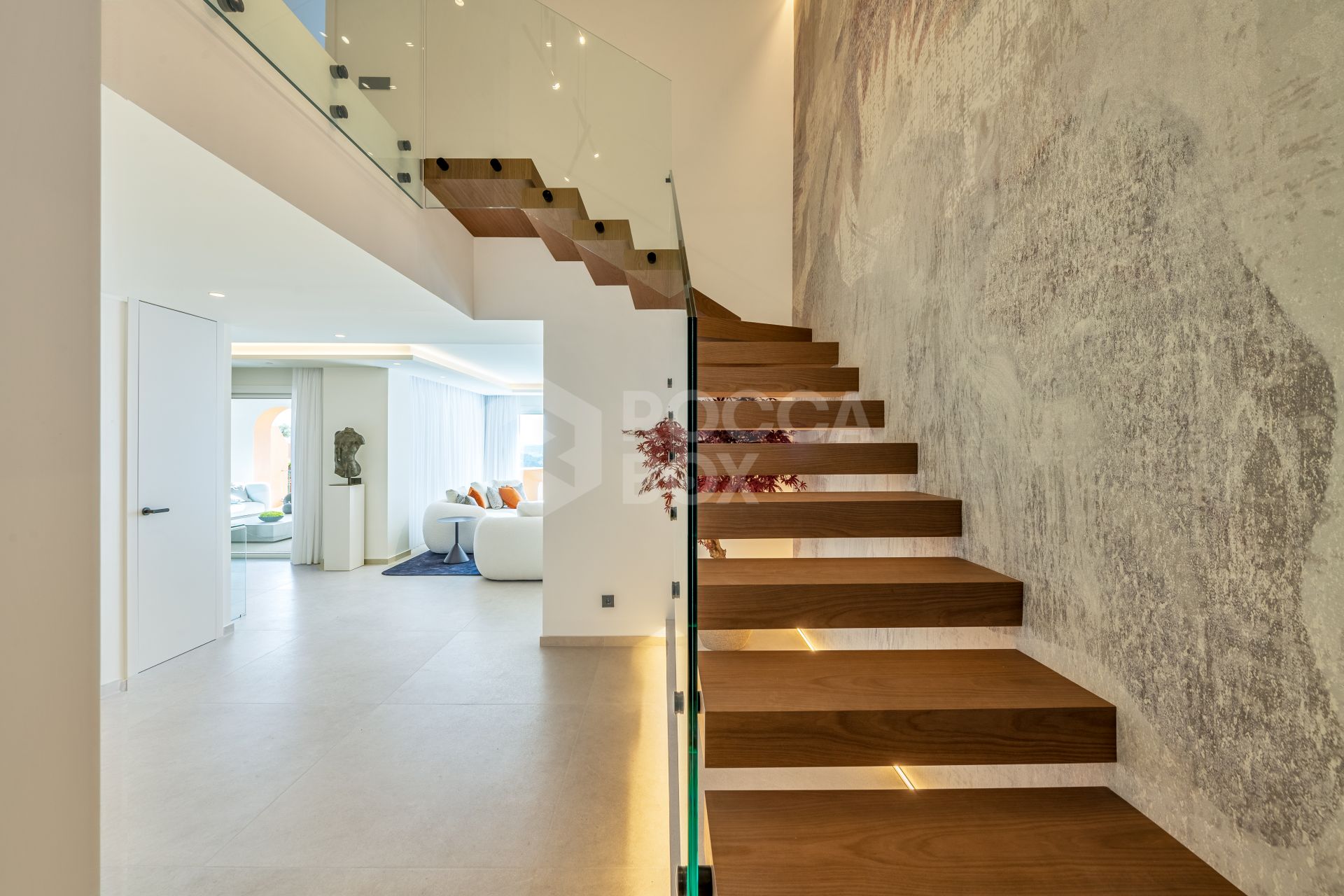 Exquisite Duplex Penthouse in Nueva Andalucia