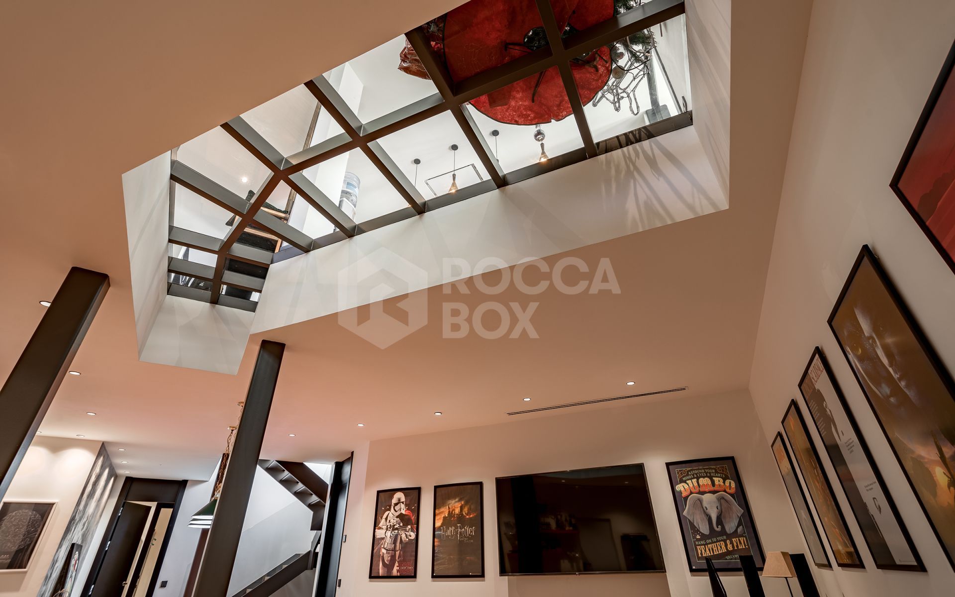Luxurious Futuristic Villa in Exclusive Parcelas del Golf