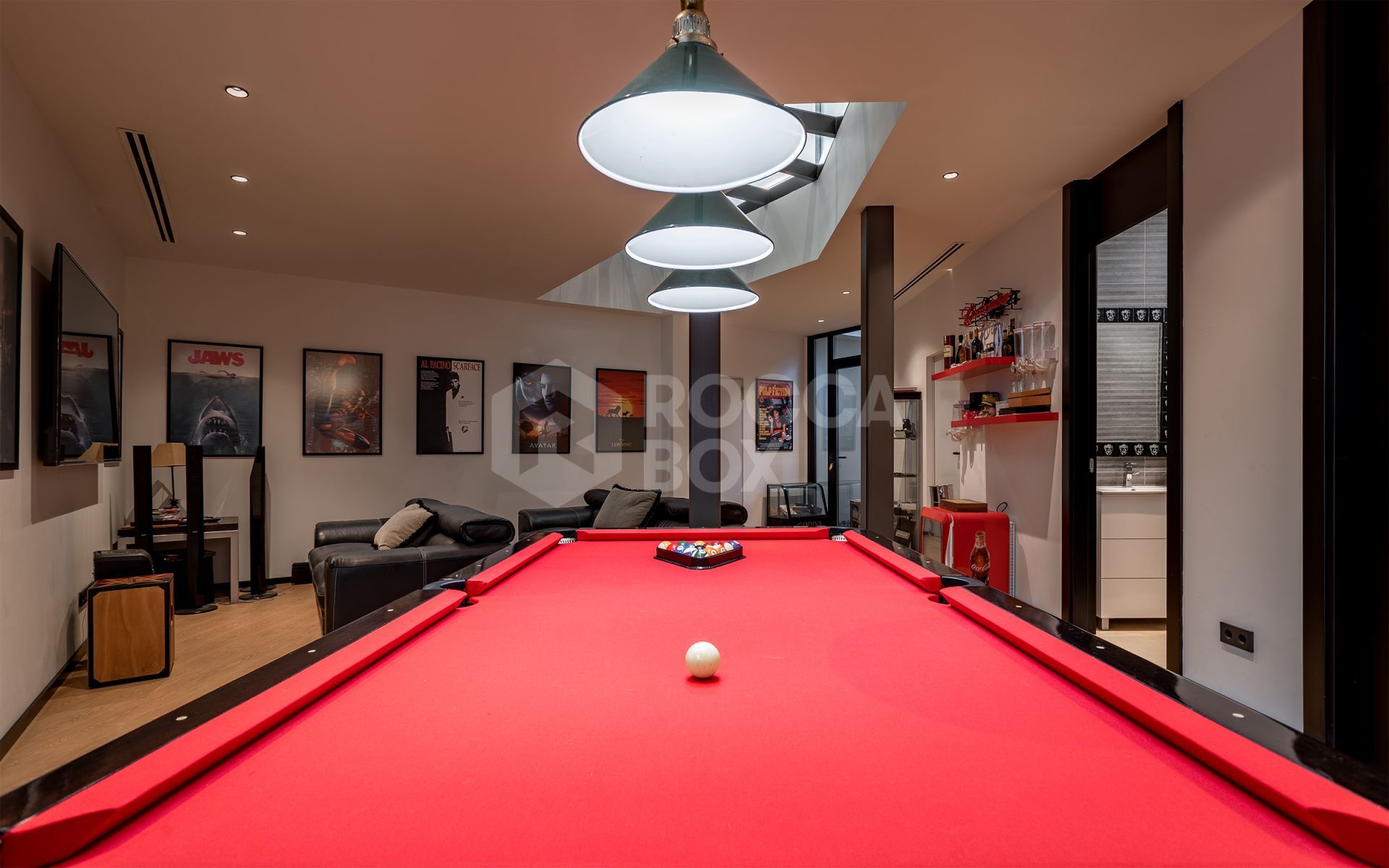 Luxurious Futuristic Villa in Exclusive Parcelas del Golf