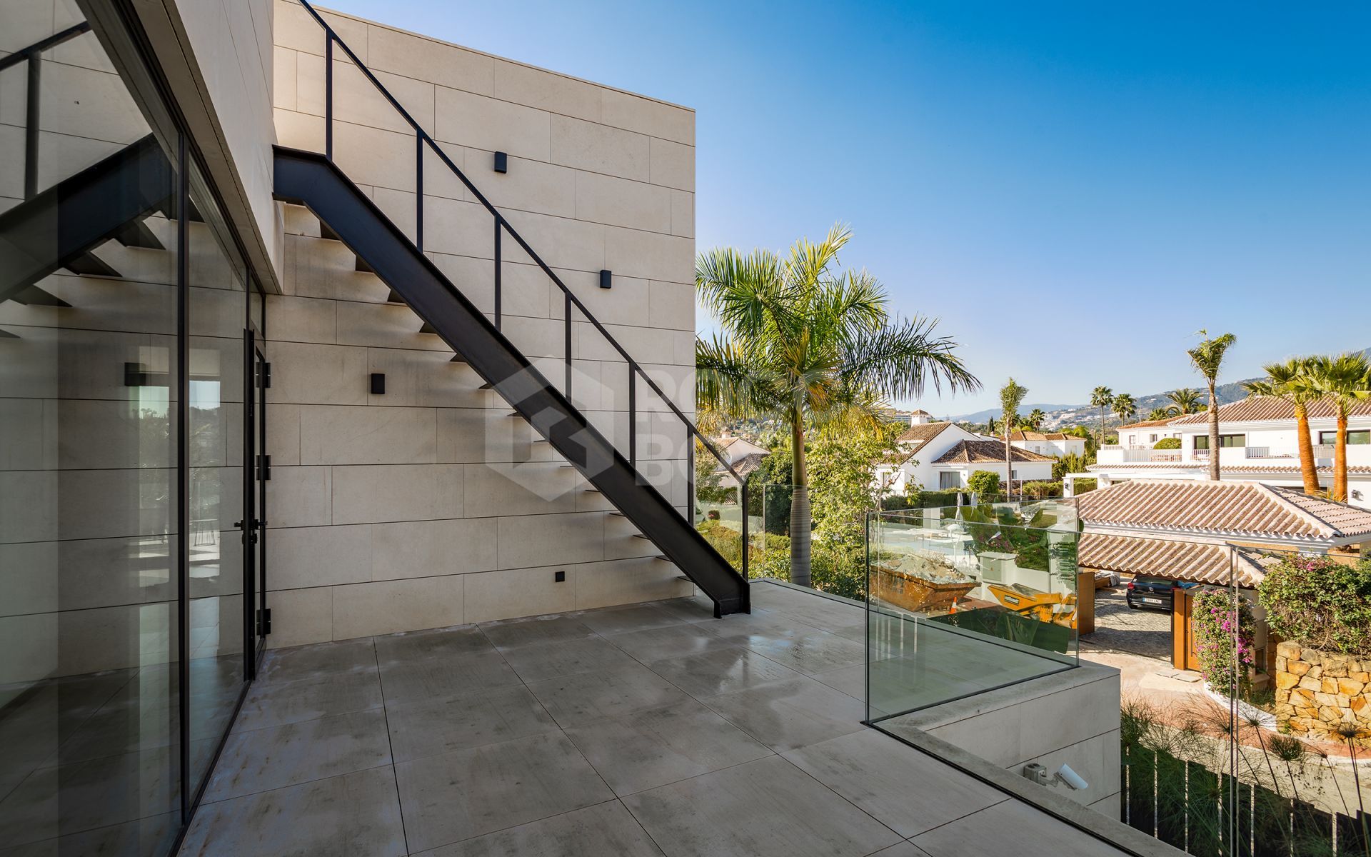 Luxurious Futuristic Villa in Exclusive Parcelas del Golf