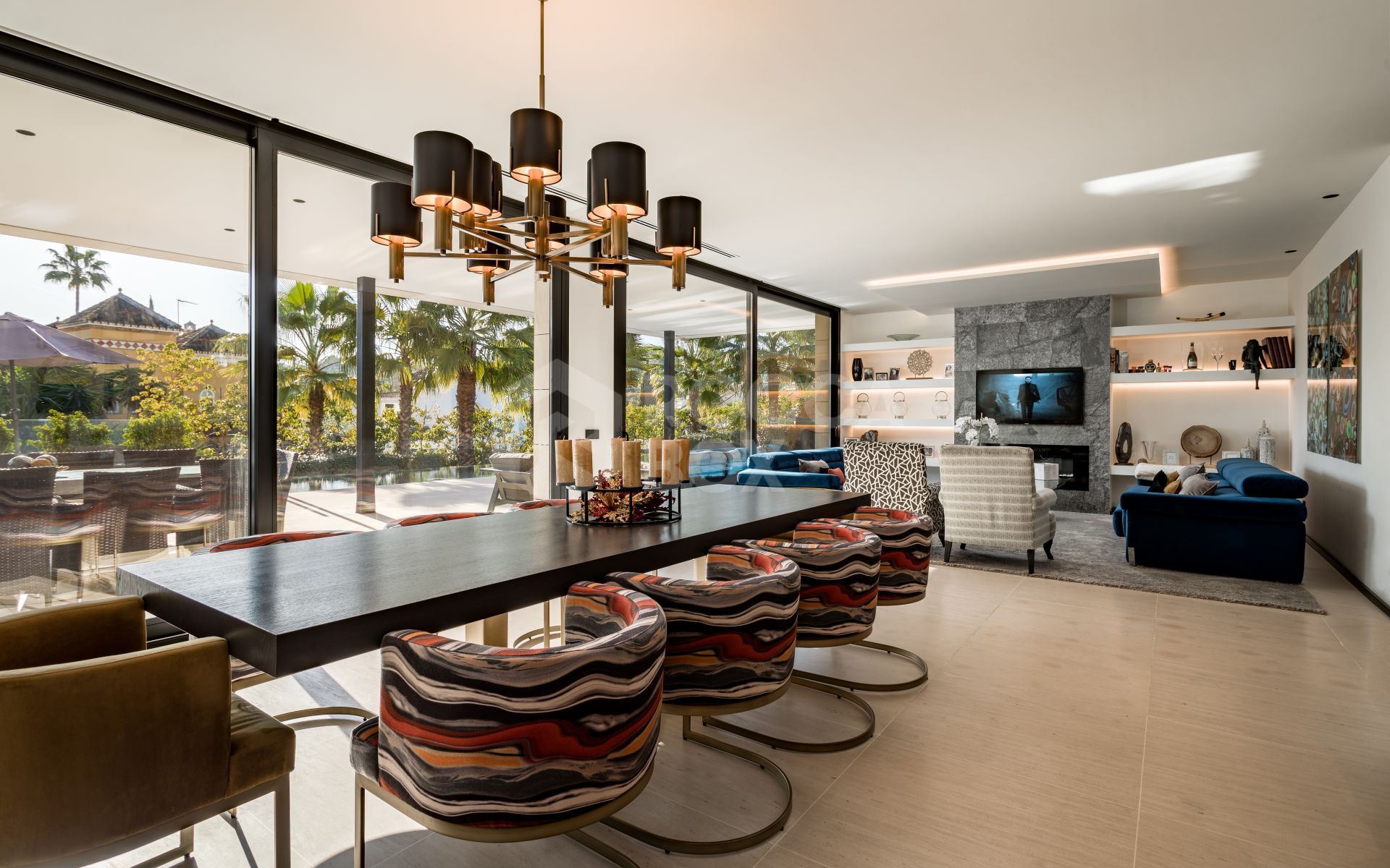 Luxurious Futuristic Villa in Exclusive Parcelas del Golf