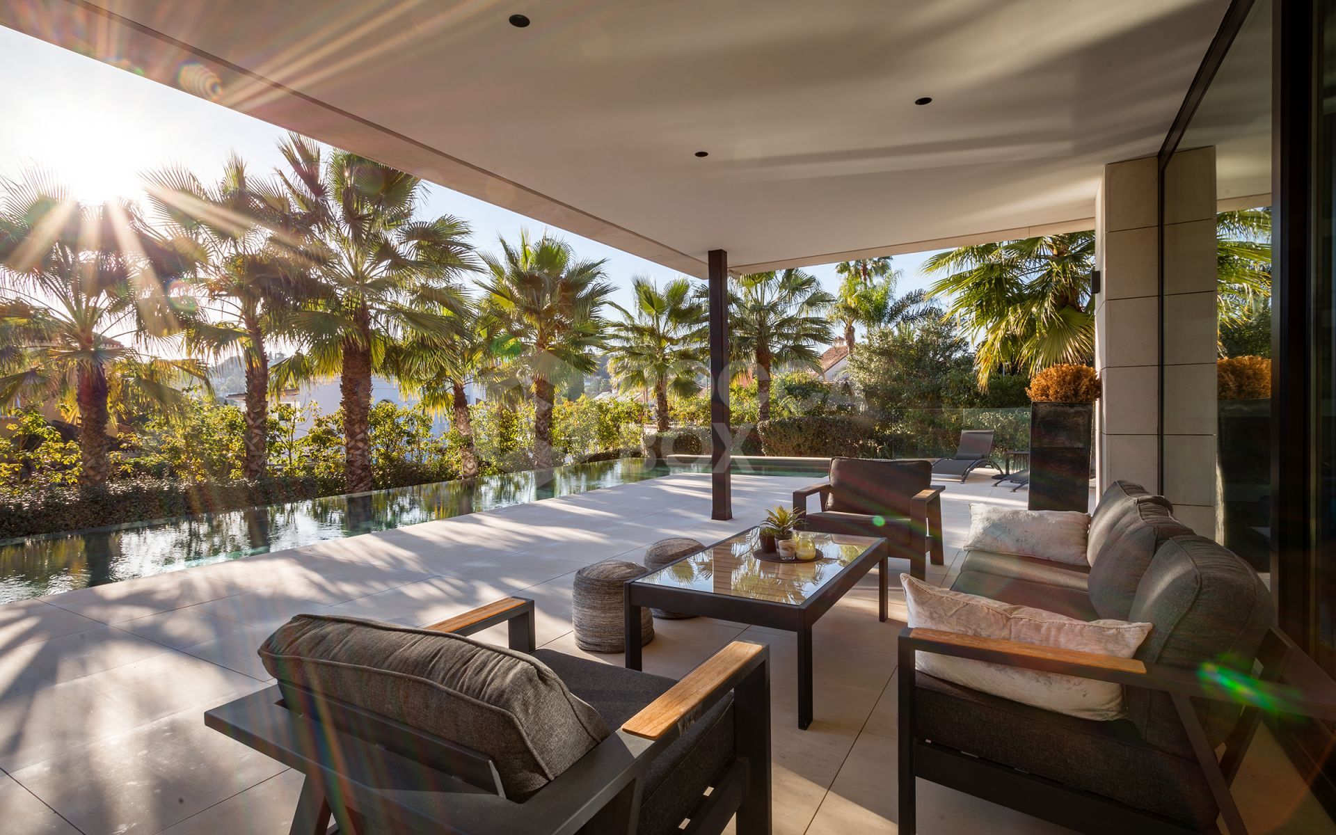 Luxurious Futuristic Villa in Exclusive Parcelas del Golf