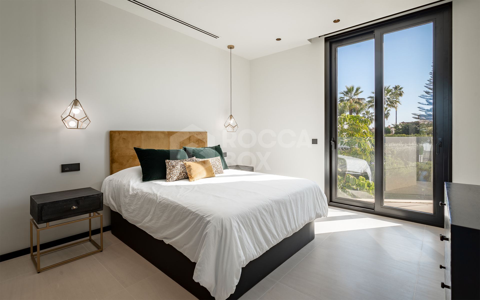 Luxurious Futuristic Villa in Exclusive Parcelas del Golf