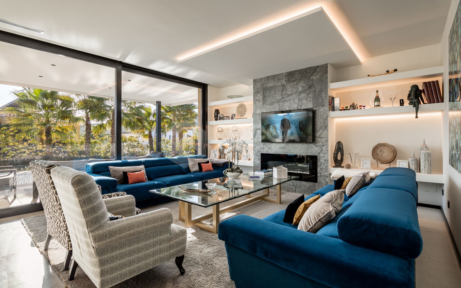 Luxurious Futuristic Villa in Exclusive Parcelas del Golf