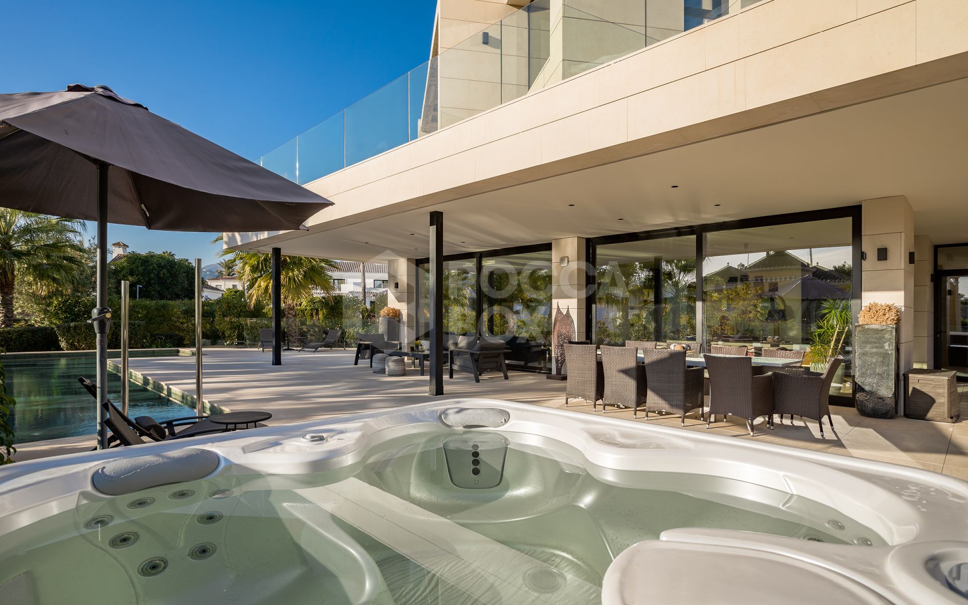 Luxurious Futuristic Villa in Exclusive Parcelas del Golf