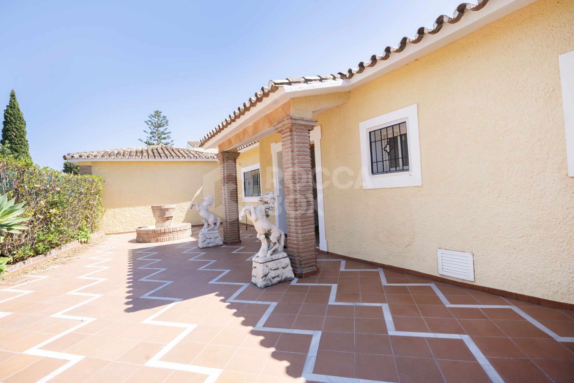 Elegant Chalet for Long-Term Rent in Nueva Atalaya, Estepona