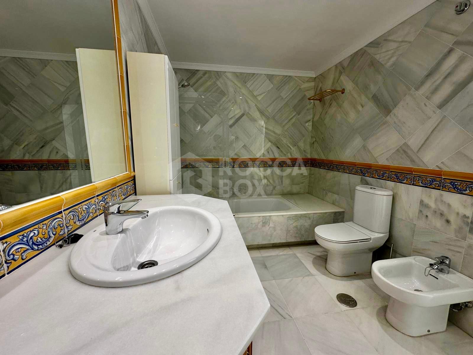 Elegant 2-Bedroom Apartment with Panoramic Views in Monte Halcones
