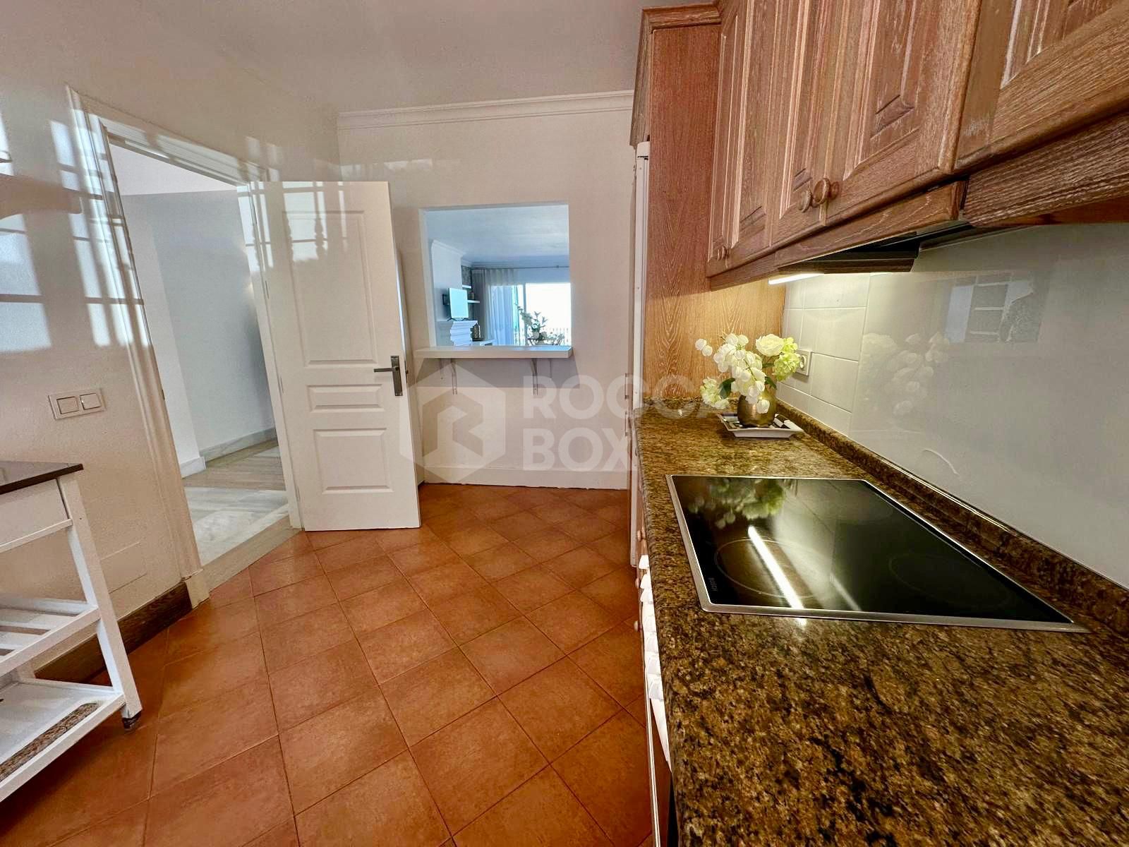 Elegant 2-Bedroom Apartment with Panoramic Views in Monte Halcones
