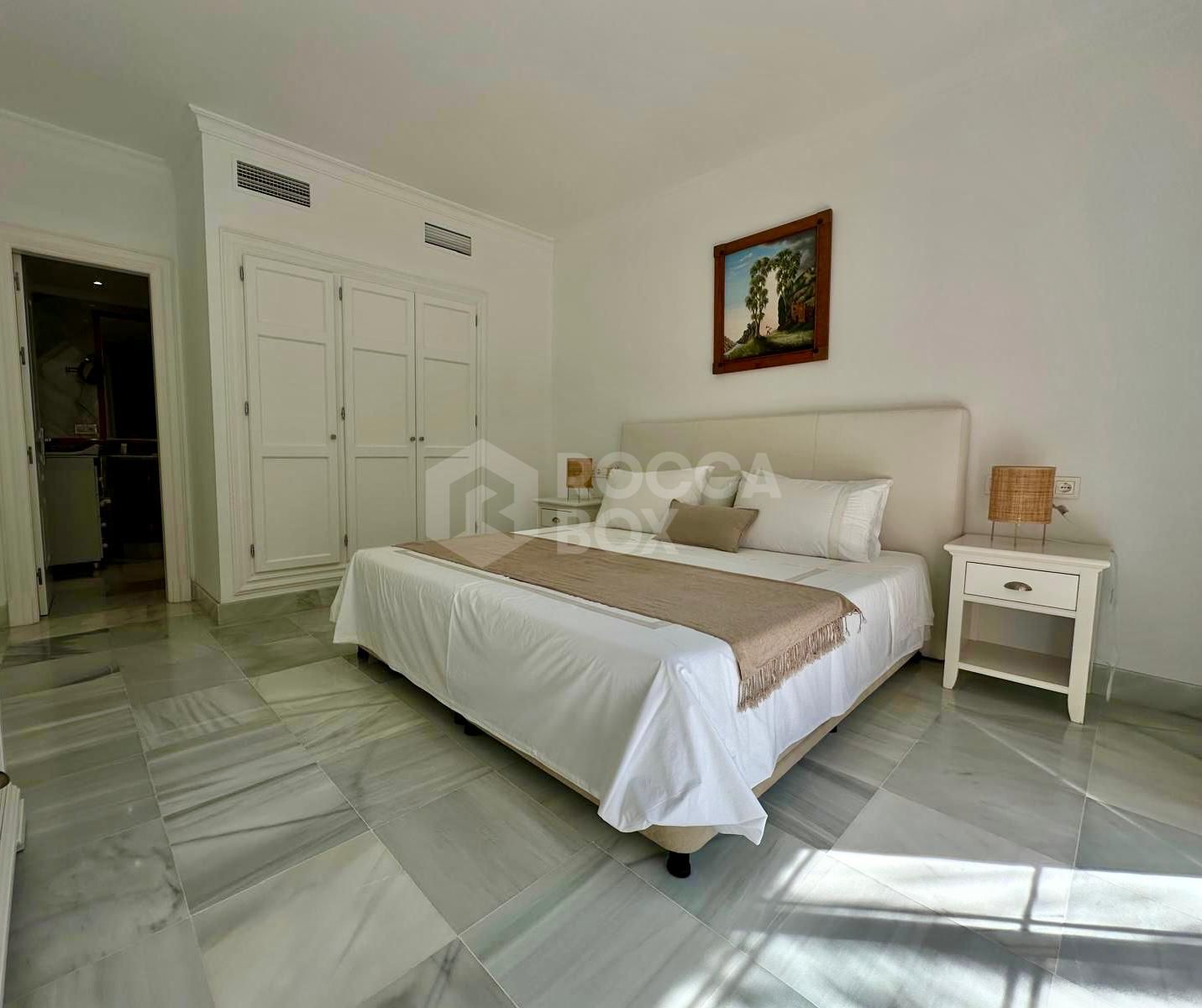 Elegant 2-Bedroom Apartment with Panoramic Views in Monte Halcones