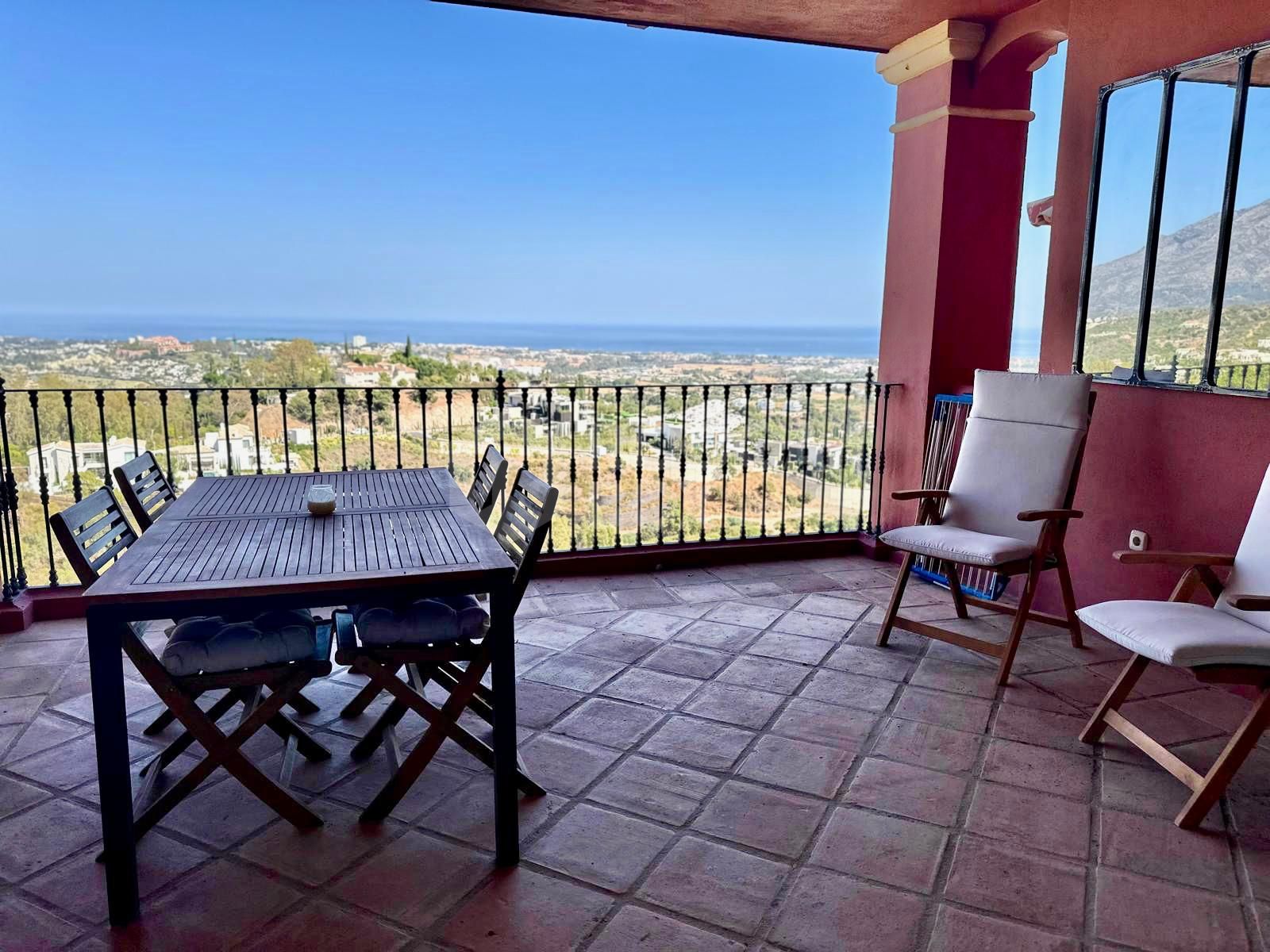 Elegant 2-Bedroom Apartment with Panoramic Views in Monte Halcones
